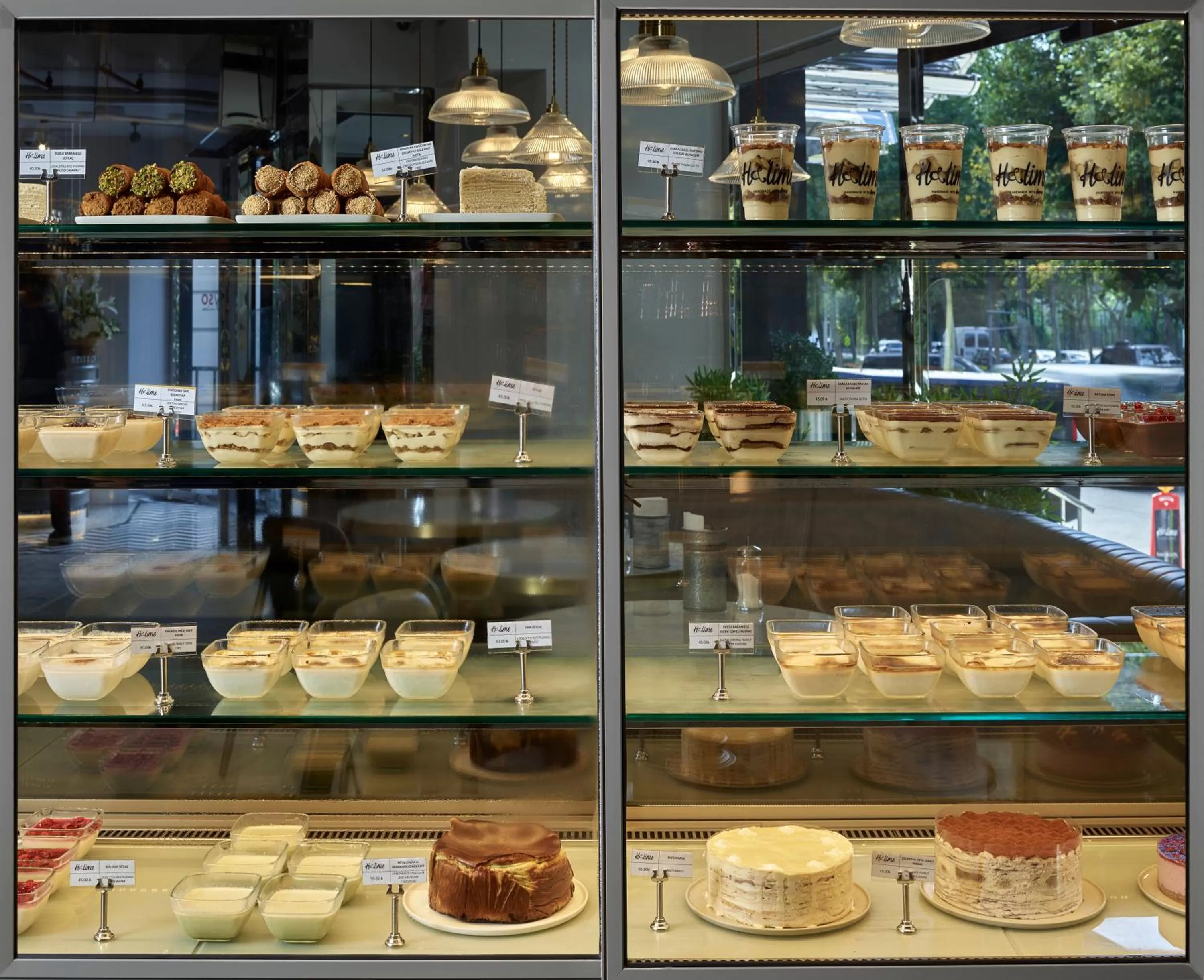 Restaurant/places to eat in Stayso The House Hotel