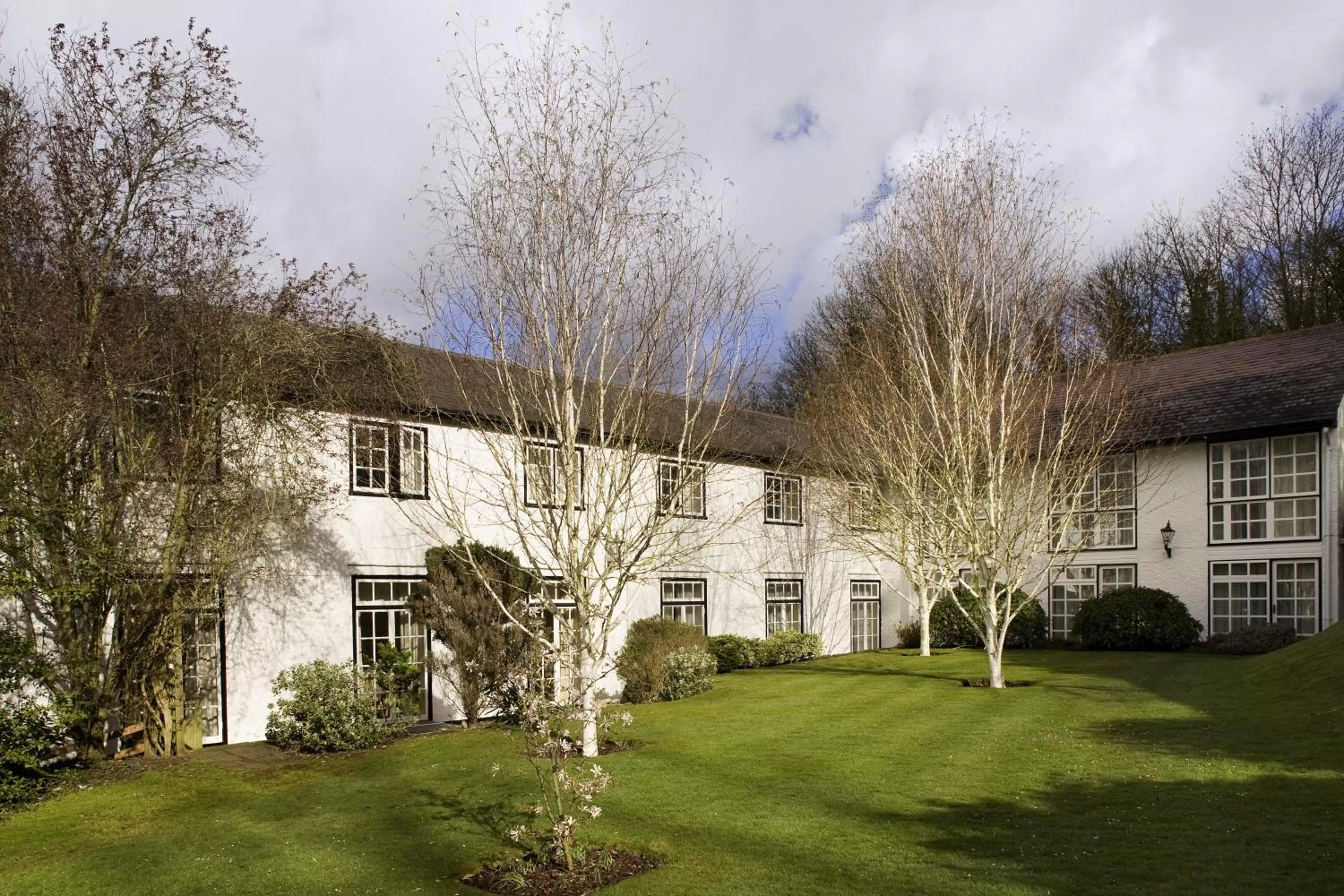 Property building in Sunday Box Hill Burford Bridge Hotel