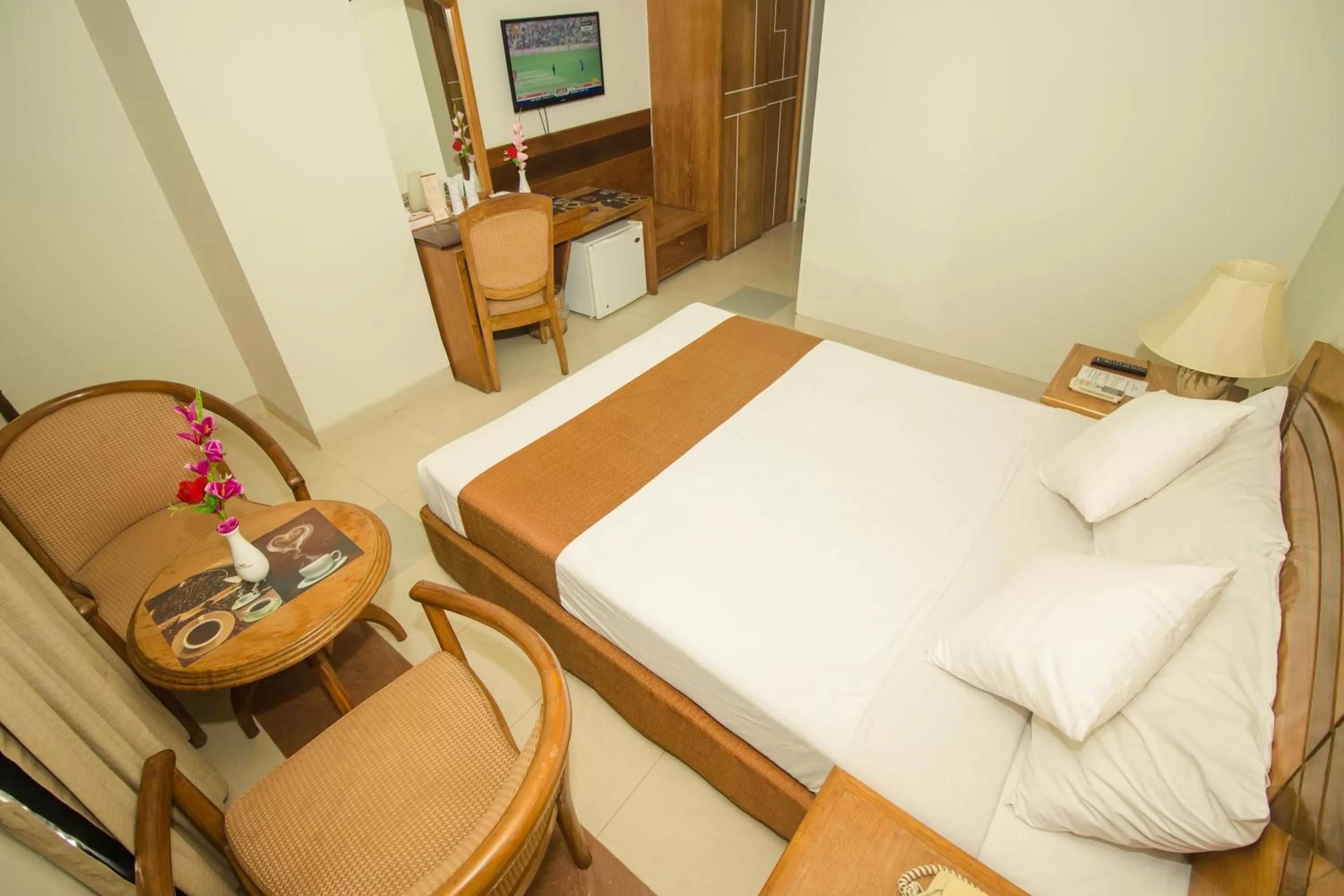 Bed in Hotel Victory - Best in City Center