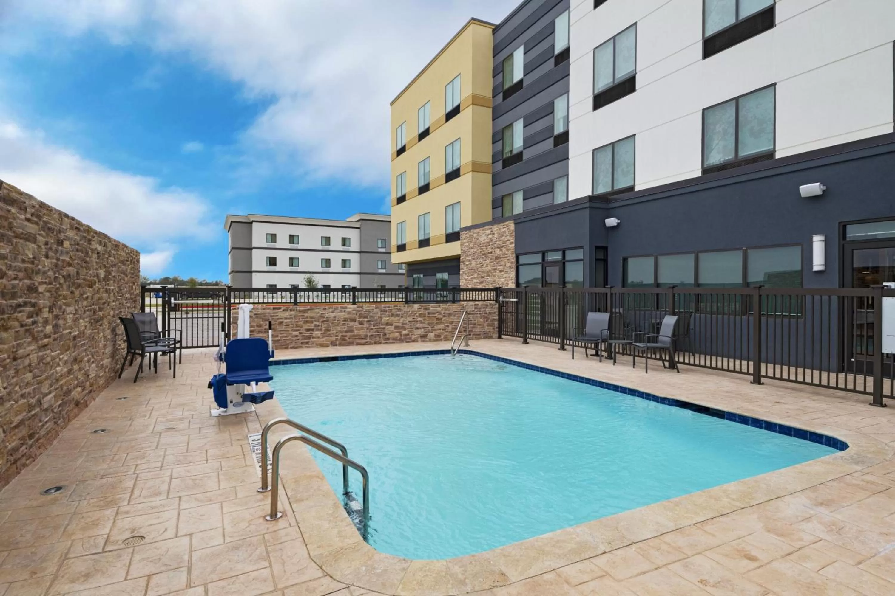 Swimming pool in Fairfield by Marriott Inn & Suites Waller