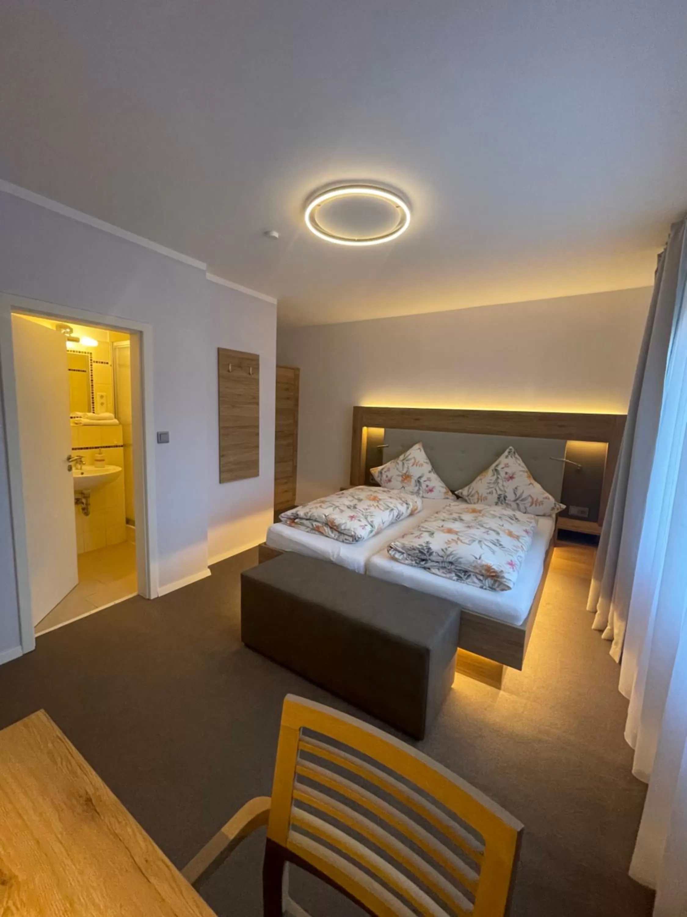 Bedroom, Bed in Hotel Restaurant Steinhägerquelle