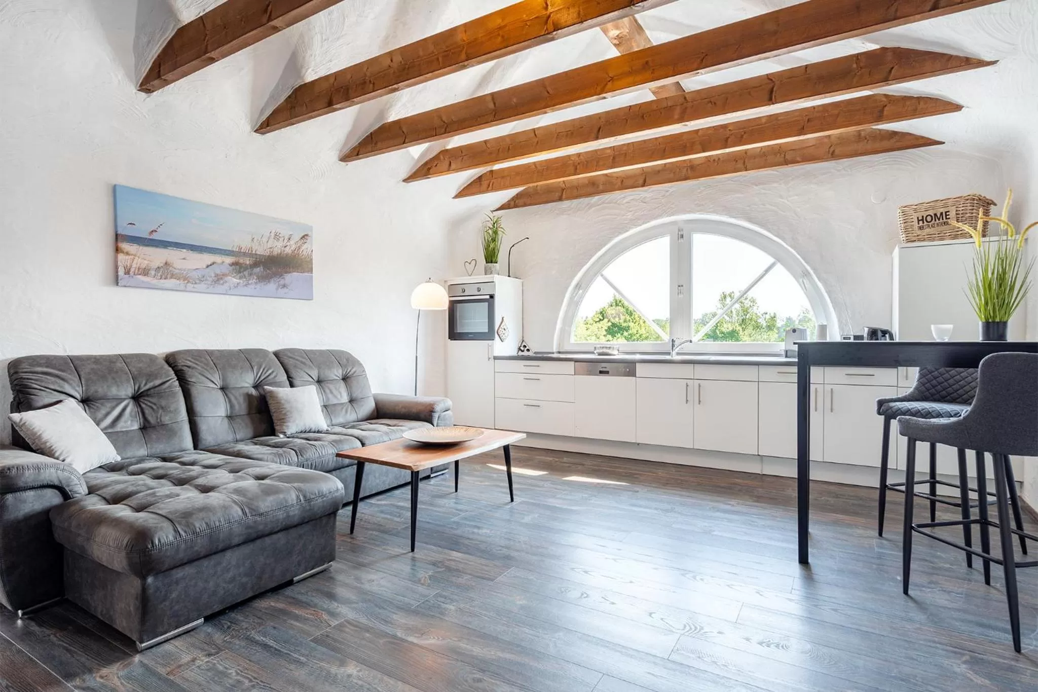 Kitchen or kitchenette, Seating Area in Villa Moorstern