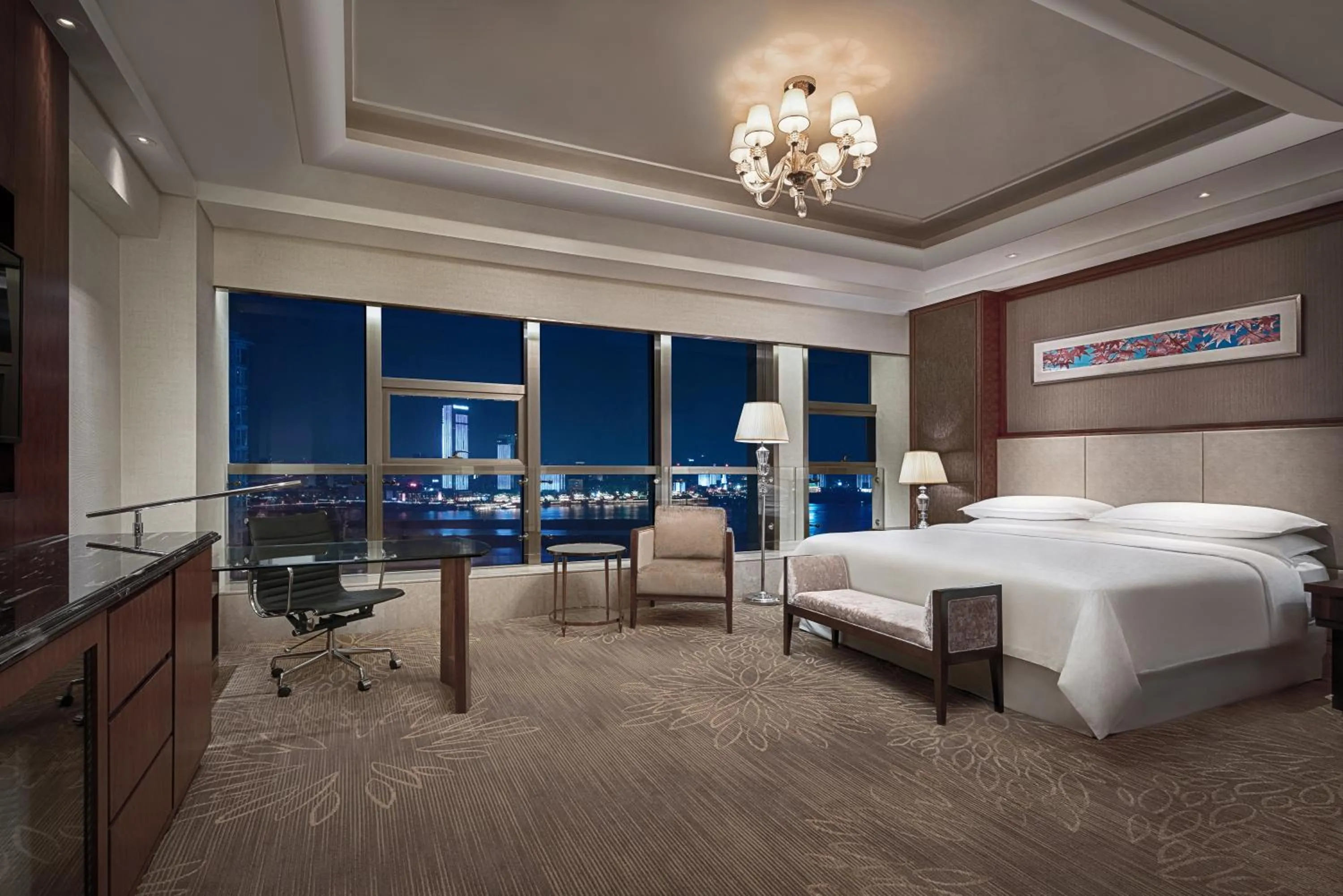 Property building, Bed in Sheraton Nanchang Hotel