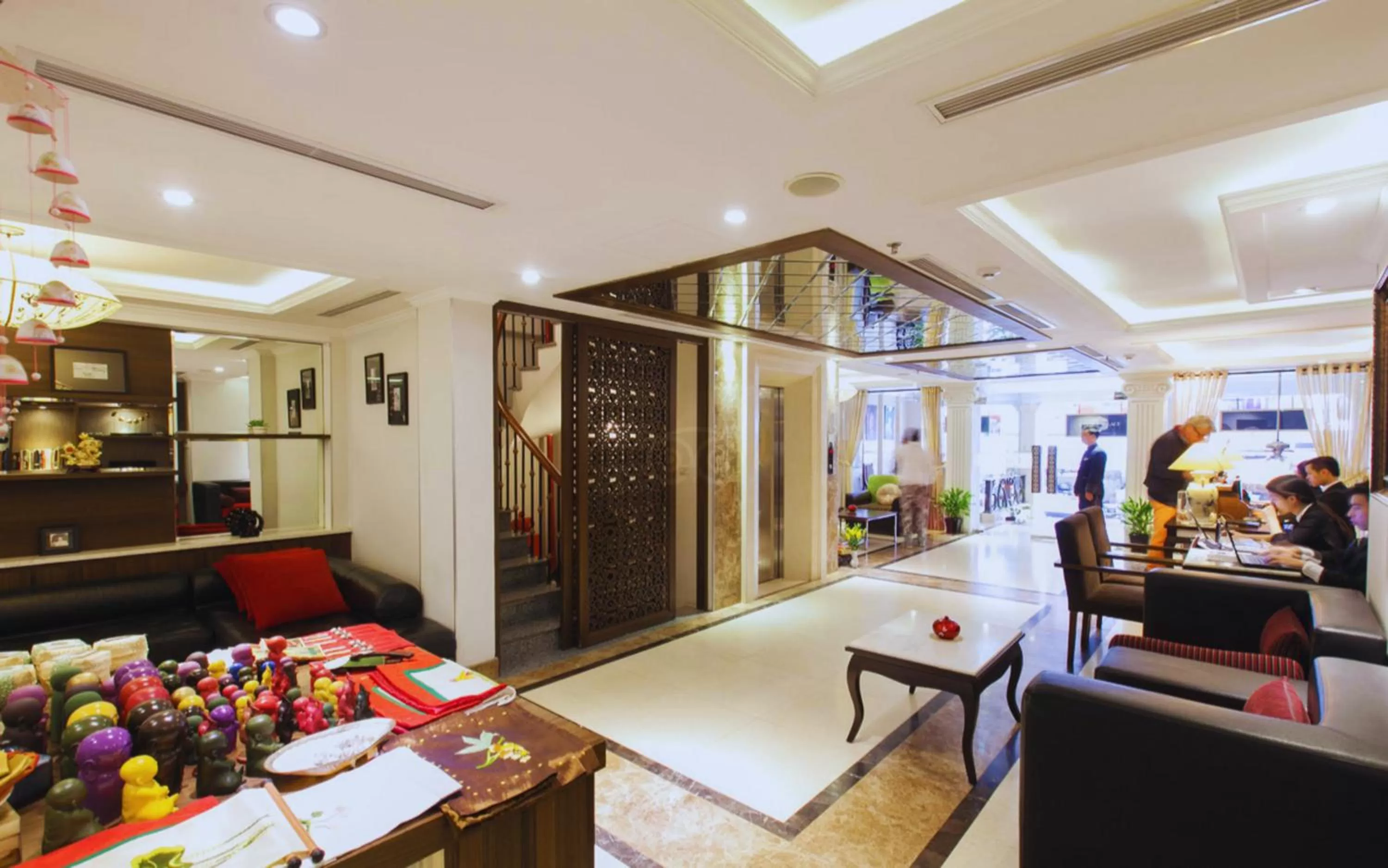 Communal lounge/ TV room in Hotel Emerald Waters Classy