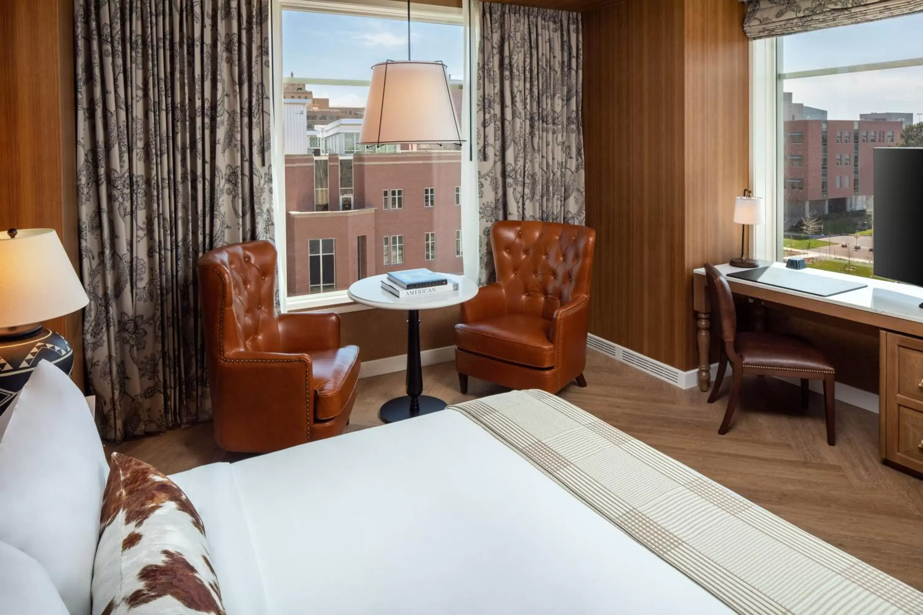 King Room with Mountain View in The Benson Hotel & Faculty Club King Room with Mountain View in The Benson Hotel & Faculty Club