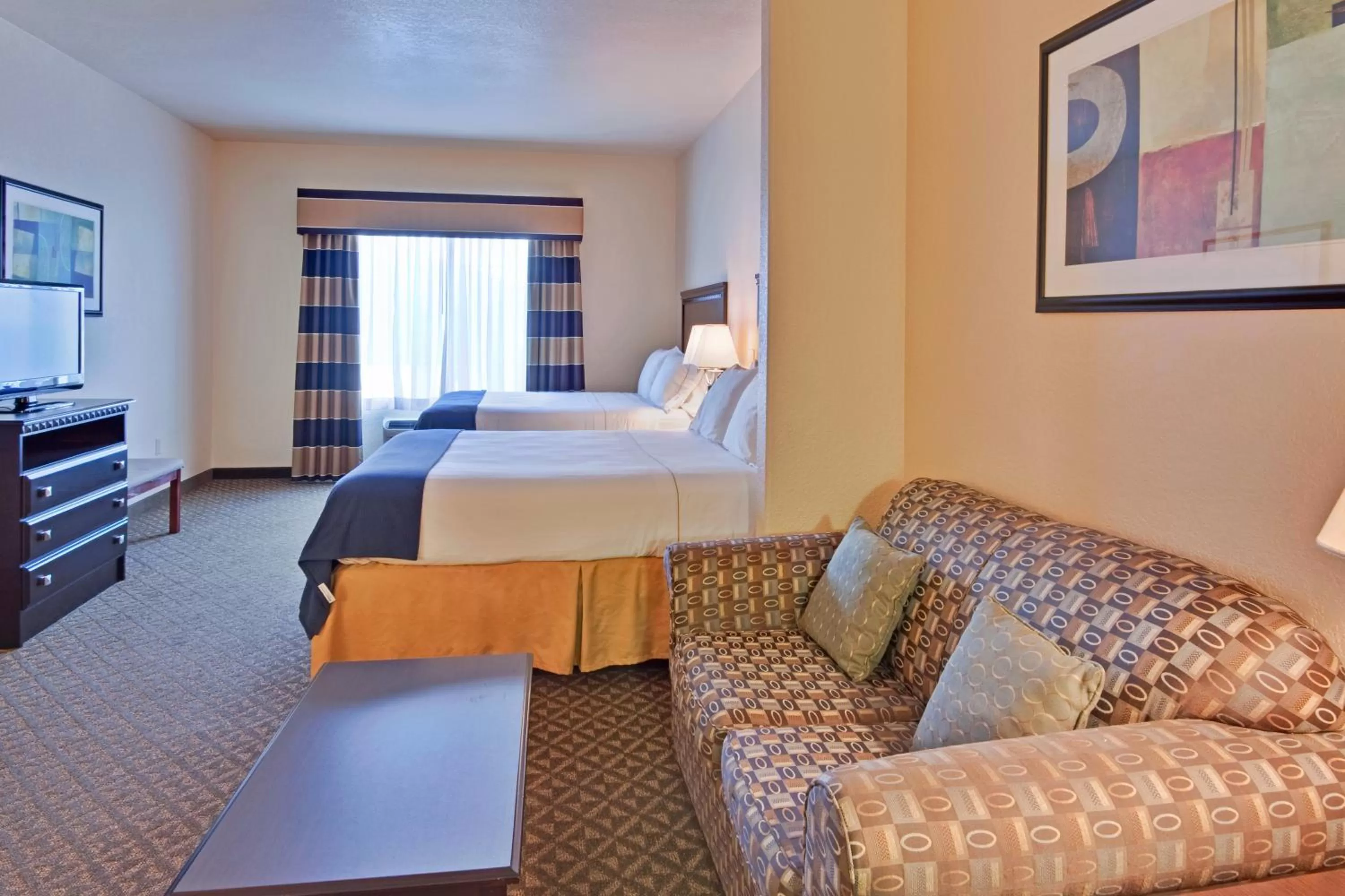 Day, Bed in Holiday Inn Express Delano Highway 99 by IHG