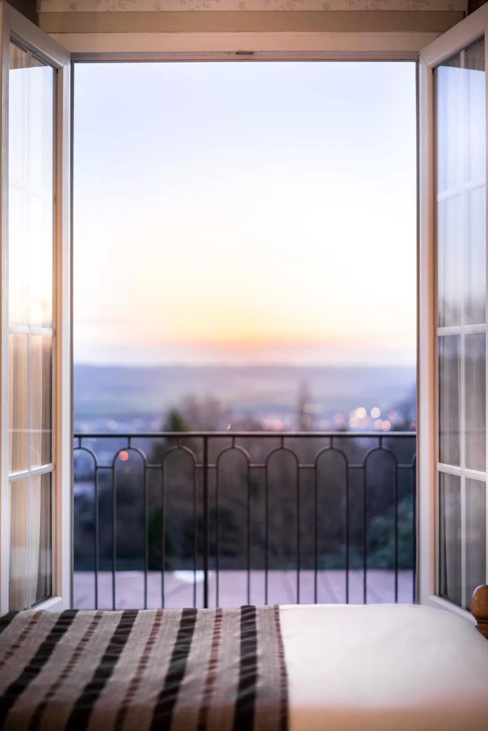 View (from property/room), Bed in Best Western Hotel Ile de France