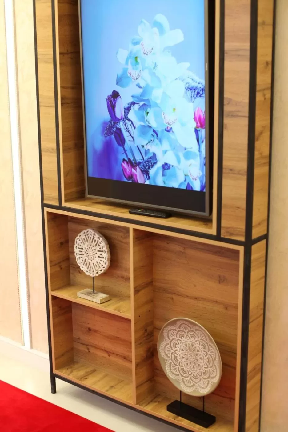 TV and multimedia, TV/Entertainment Center in E-lite& Meatador