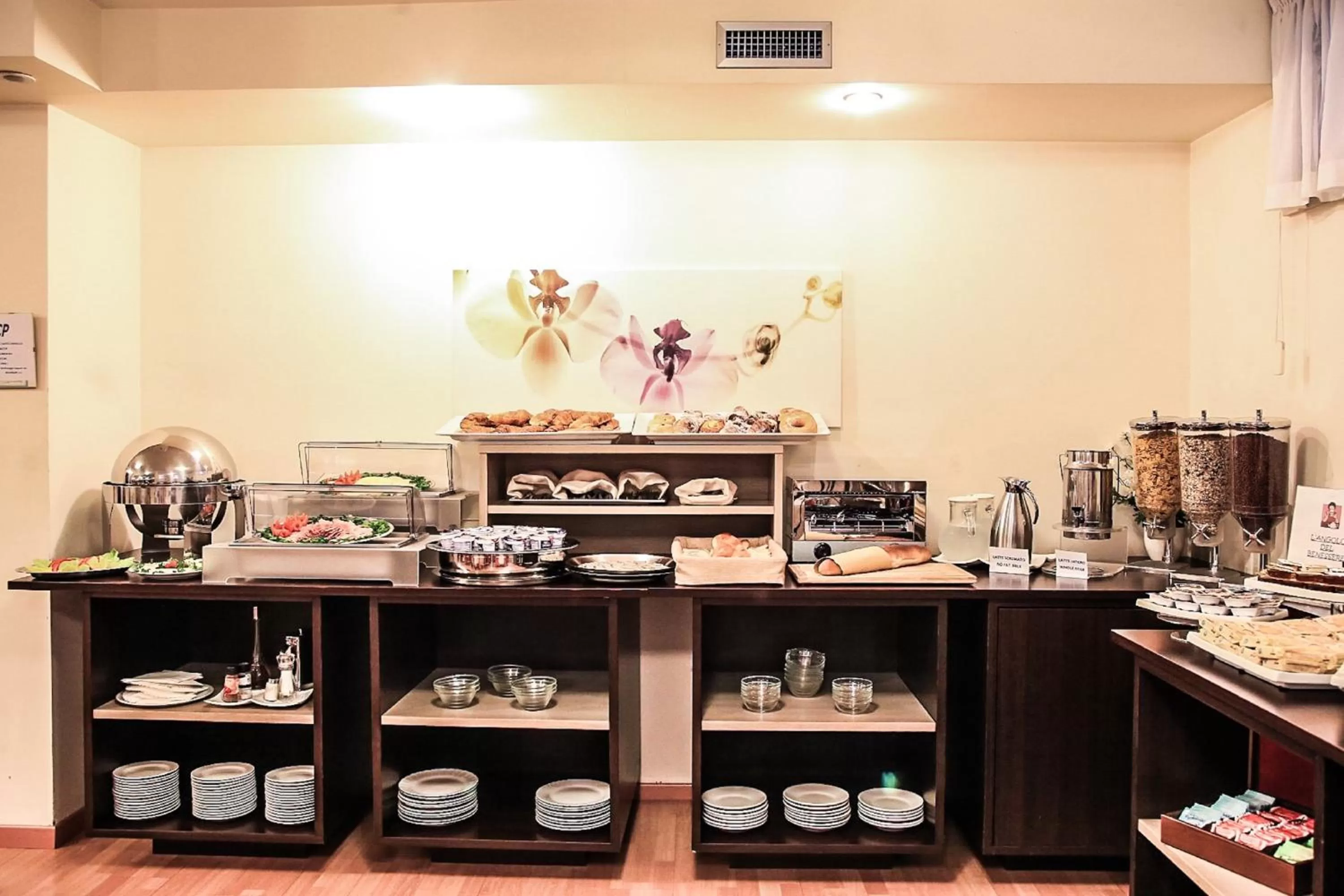 Buffet breakfast in Hotel Sisto V