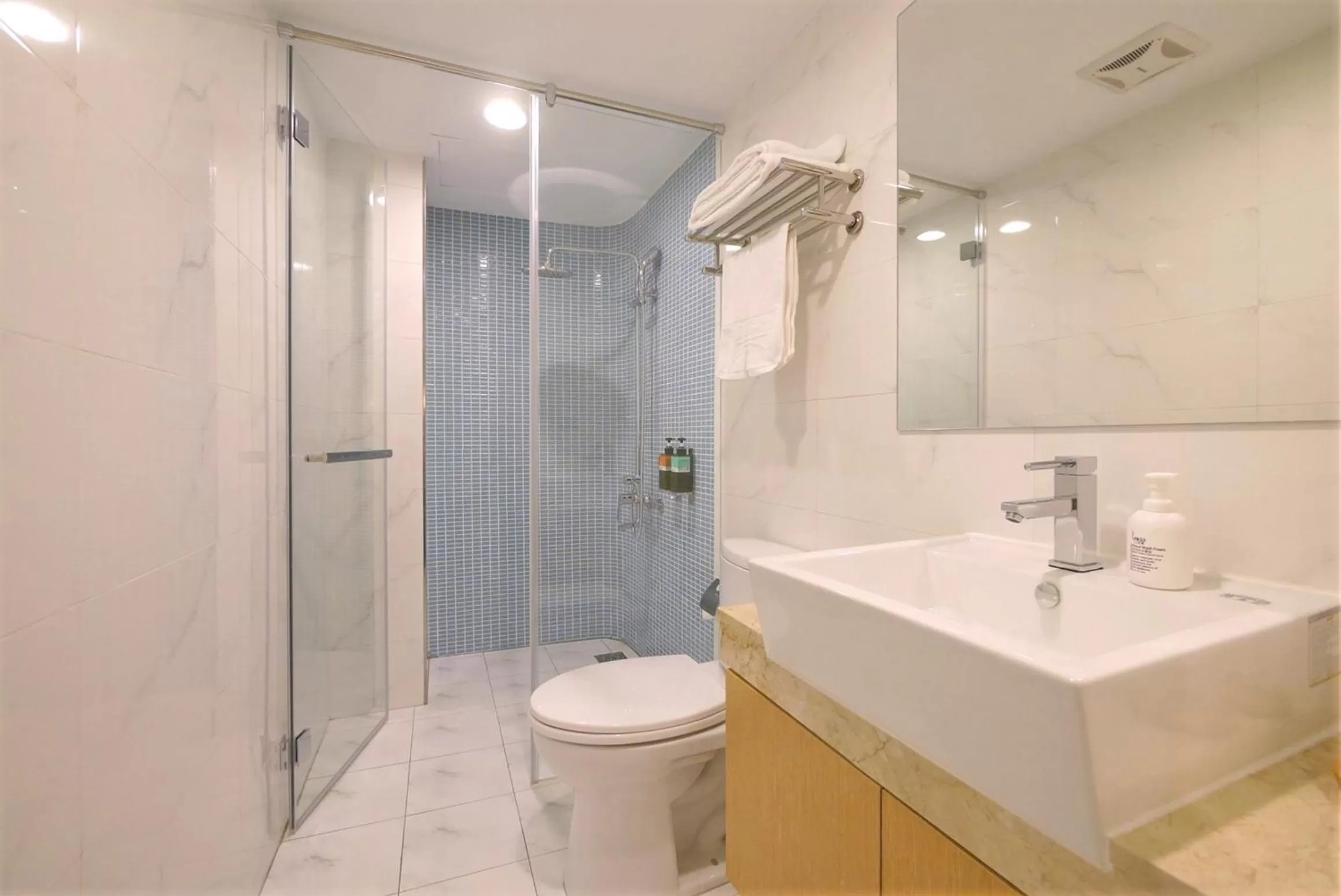 Bathroom in Shin Sei Bashi Hotel