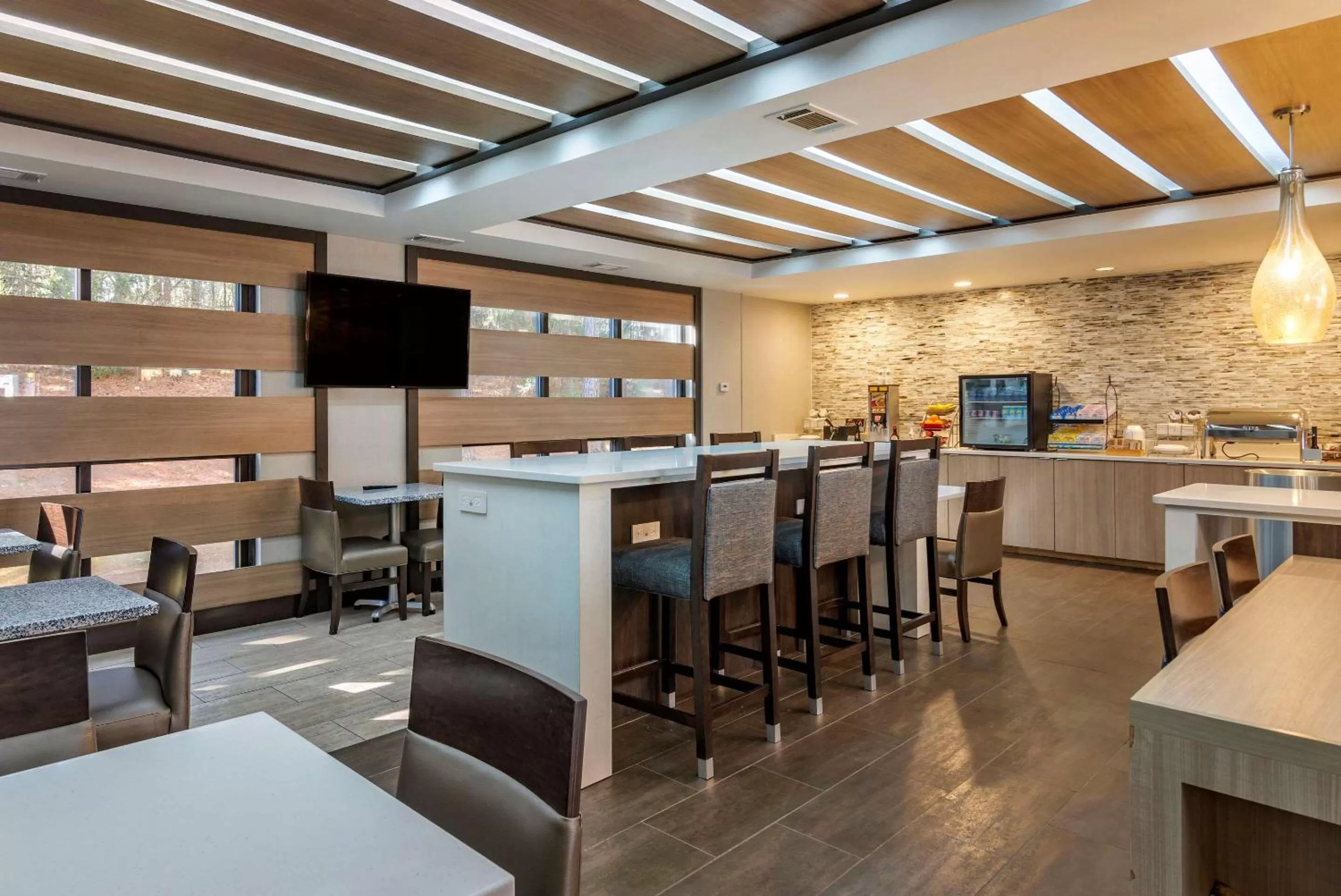 Restaurant/places to eat in Comfort Suites Alpharetta-Roswell - Atlanta Area