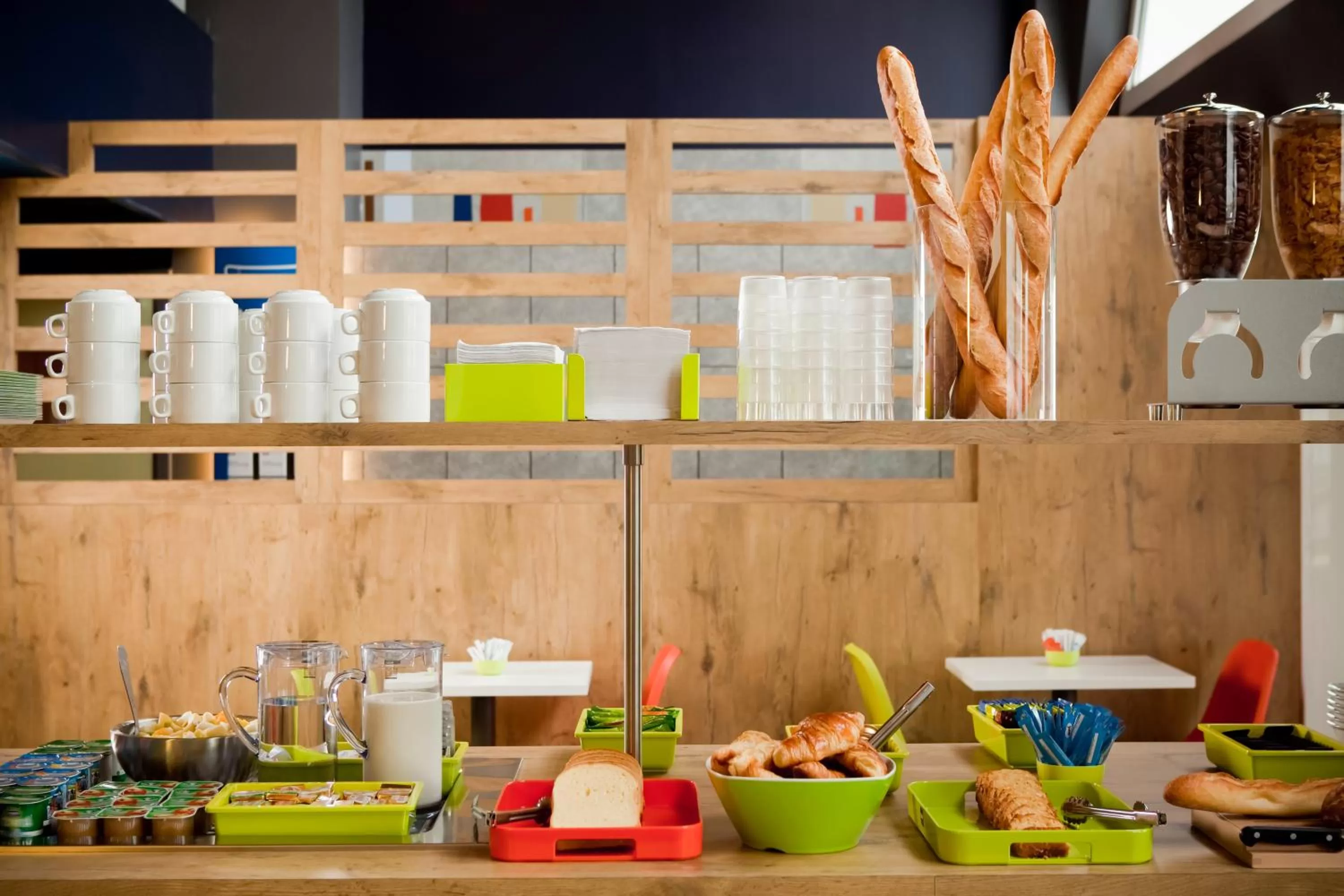 Breakfast in ibis budget Pontault Combault RN4 Marne La Vallée