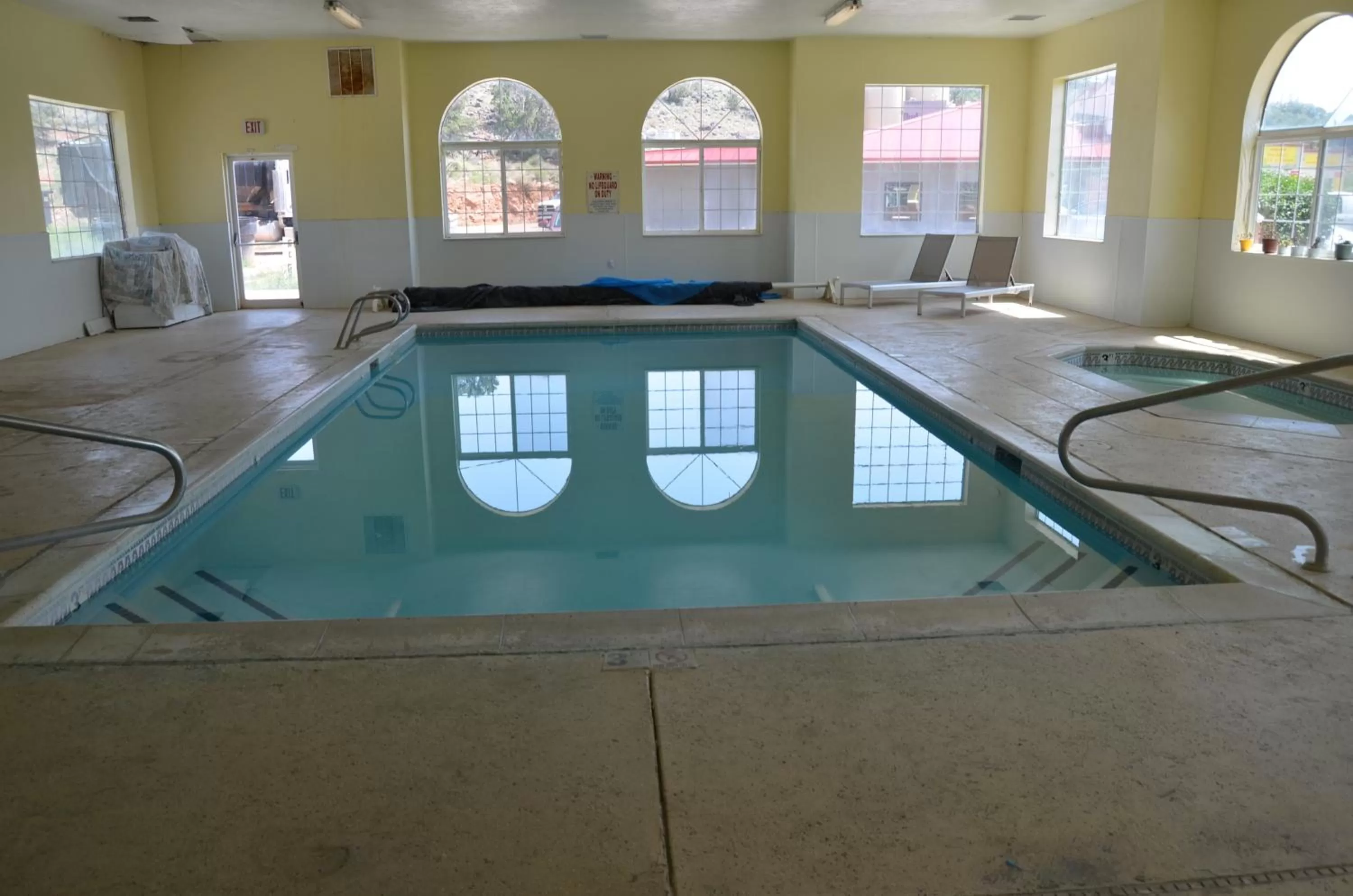 Swimming pool in Days Inn by Wyndham Capitol Reef