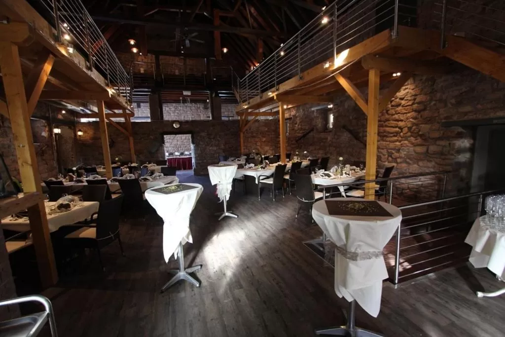 Restaurant/Places to Eat in Hotel Landgasthof Zur Alten Scheune