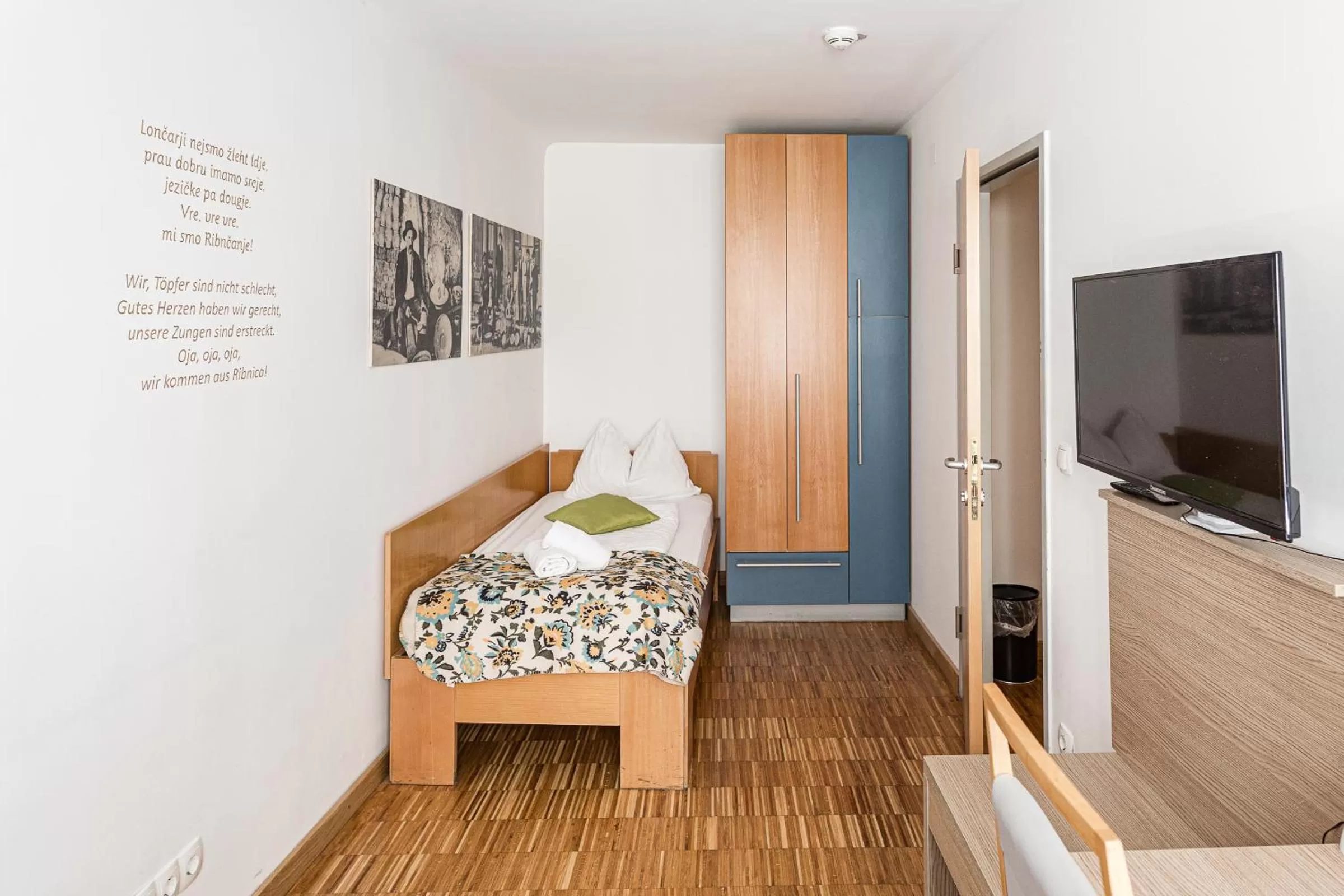 Photo of the whole room, Bed in Hotel Korotan