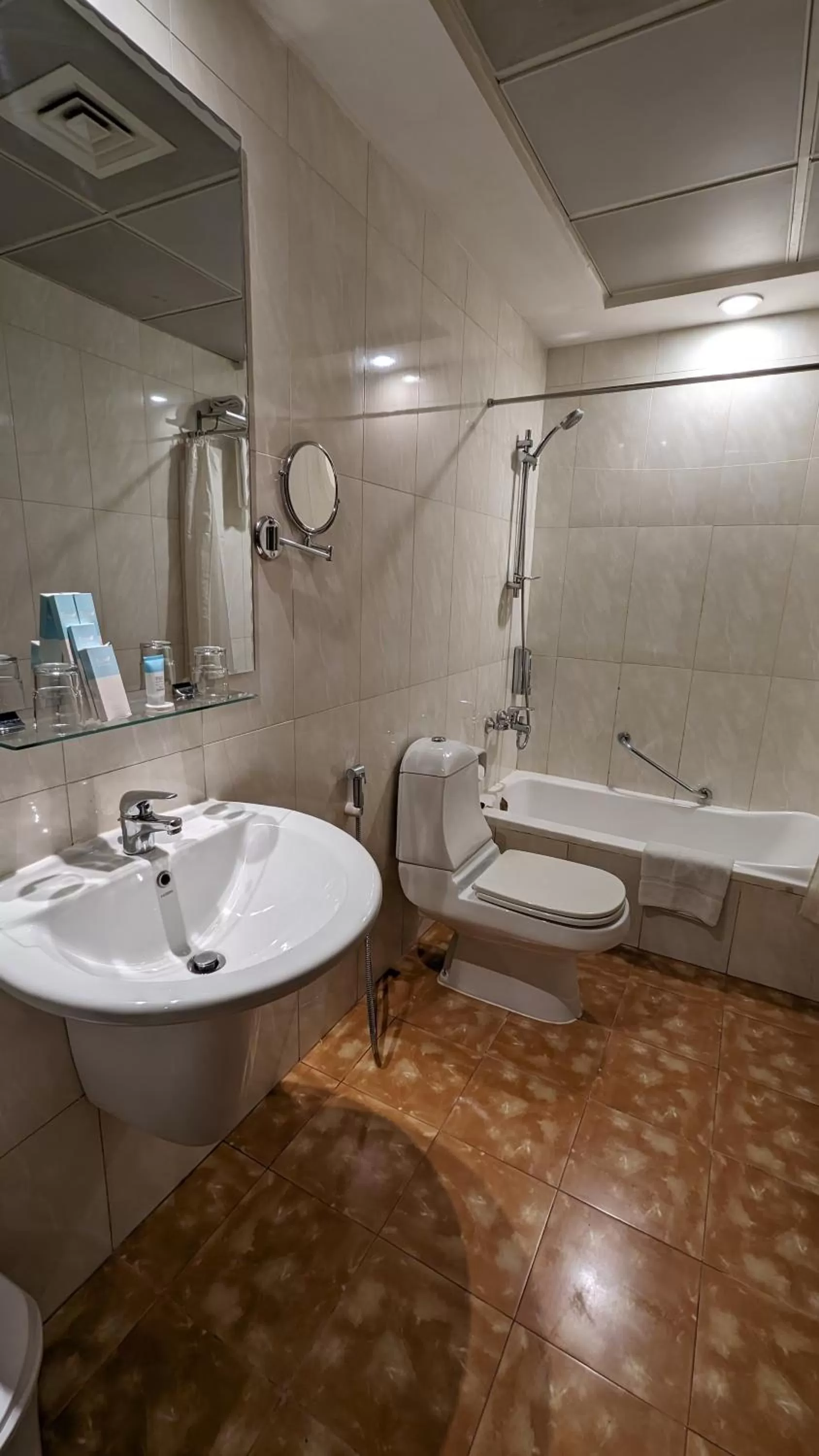 Shower in City Tower Hotel