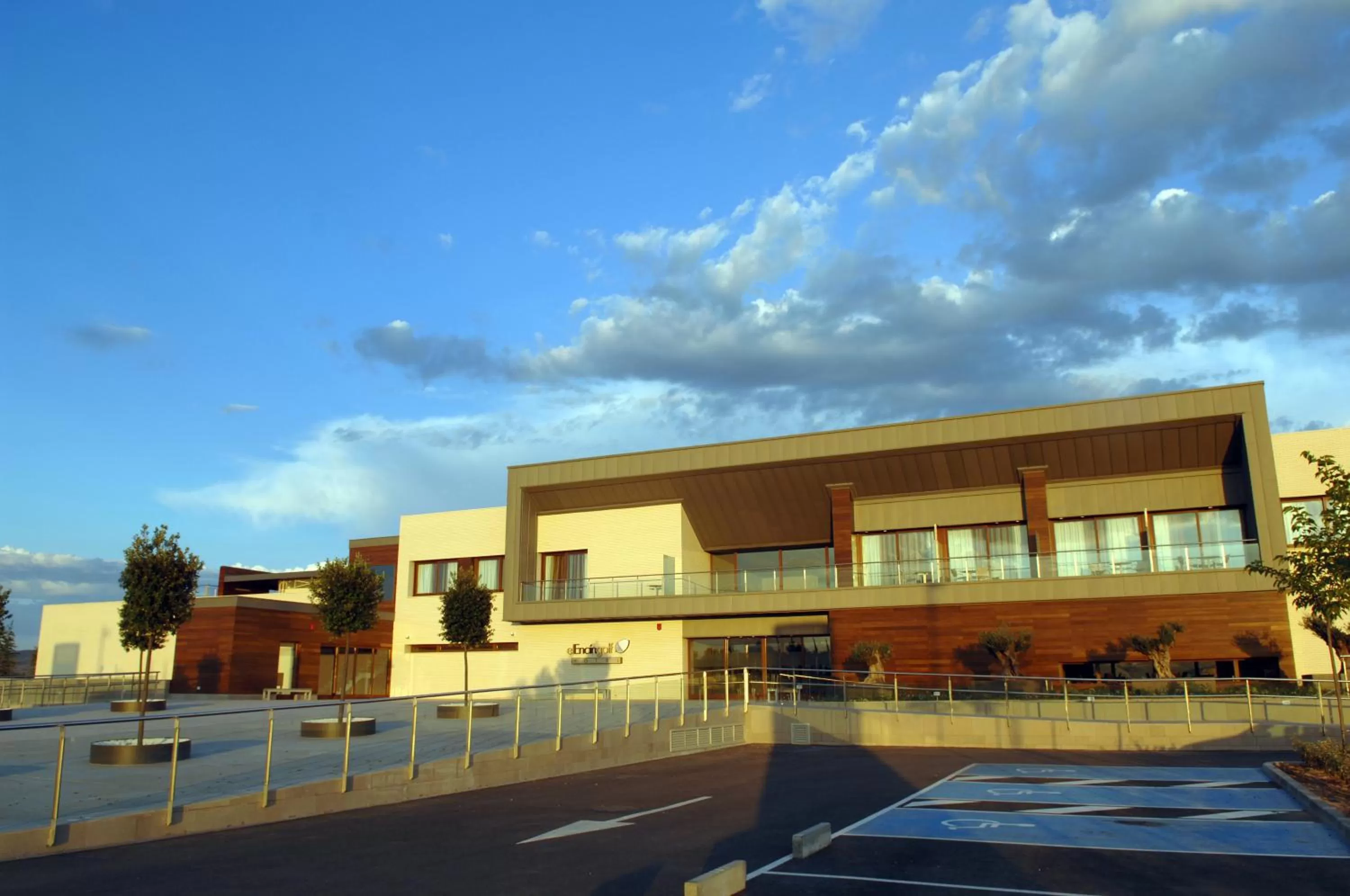 Property building in Sercotel El Encin Golf