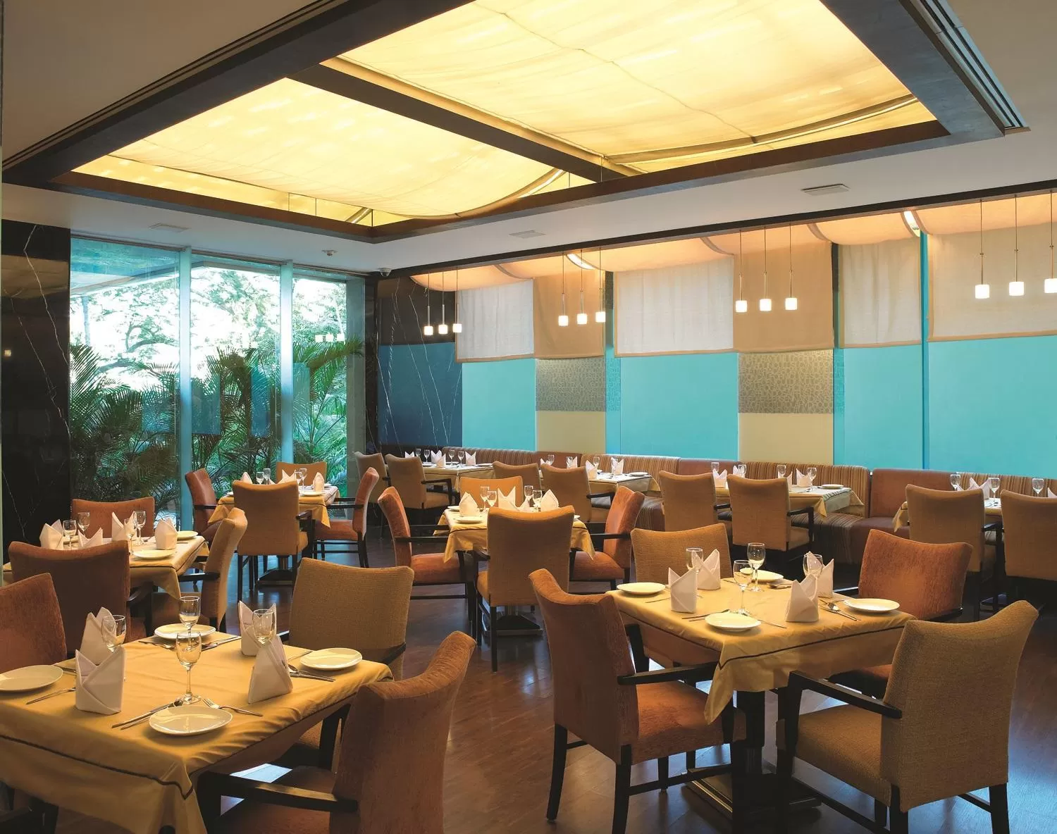 Restaurant/places to eat in Mirage Hotel, Mumbai International Airport