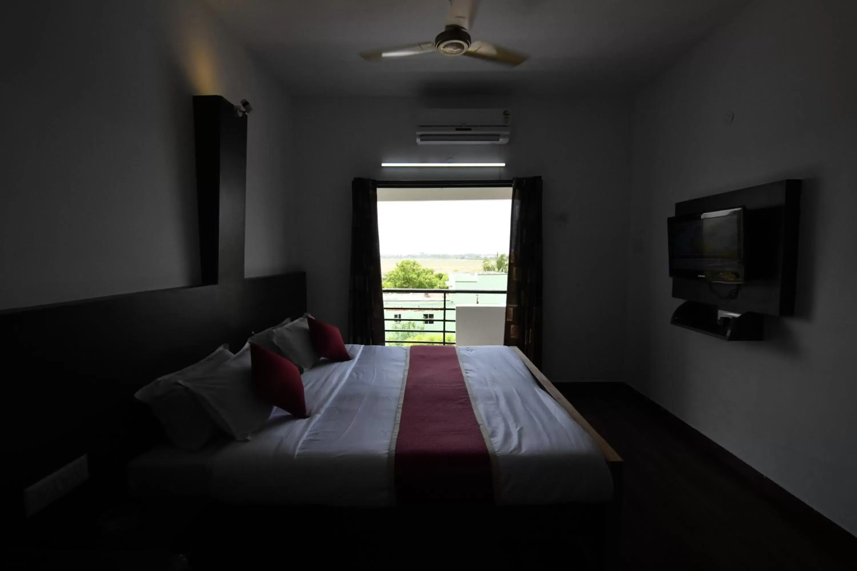 Standard Double or Twin Room in Lake View Hotel Standard Double or Twin Room in Lake View Hotel