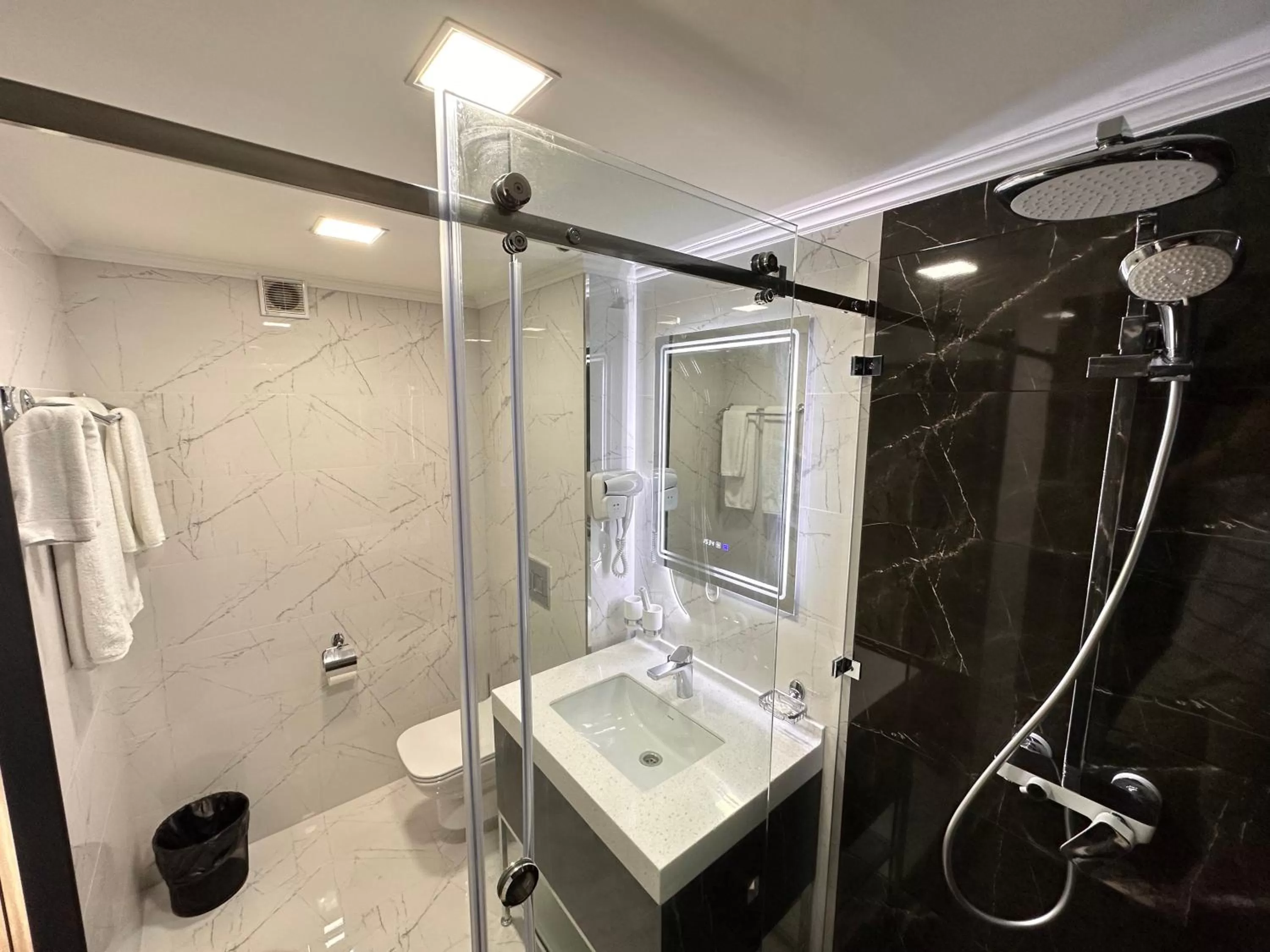 Bathroom in Astor Hotel