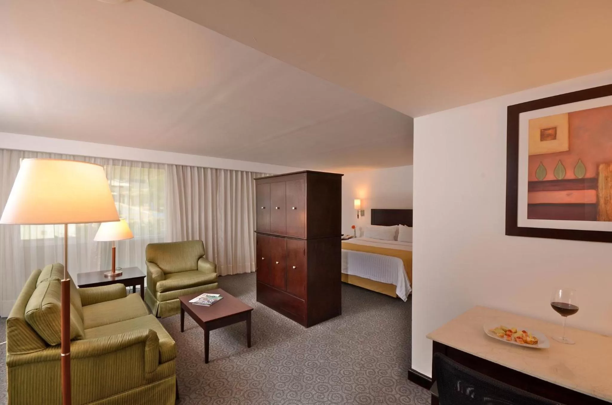 Photo of the whole room, Bed in Holiday Inn Monterrey Valle by IHG