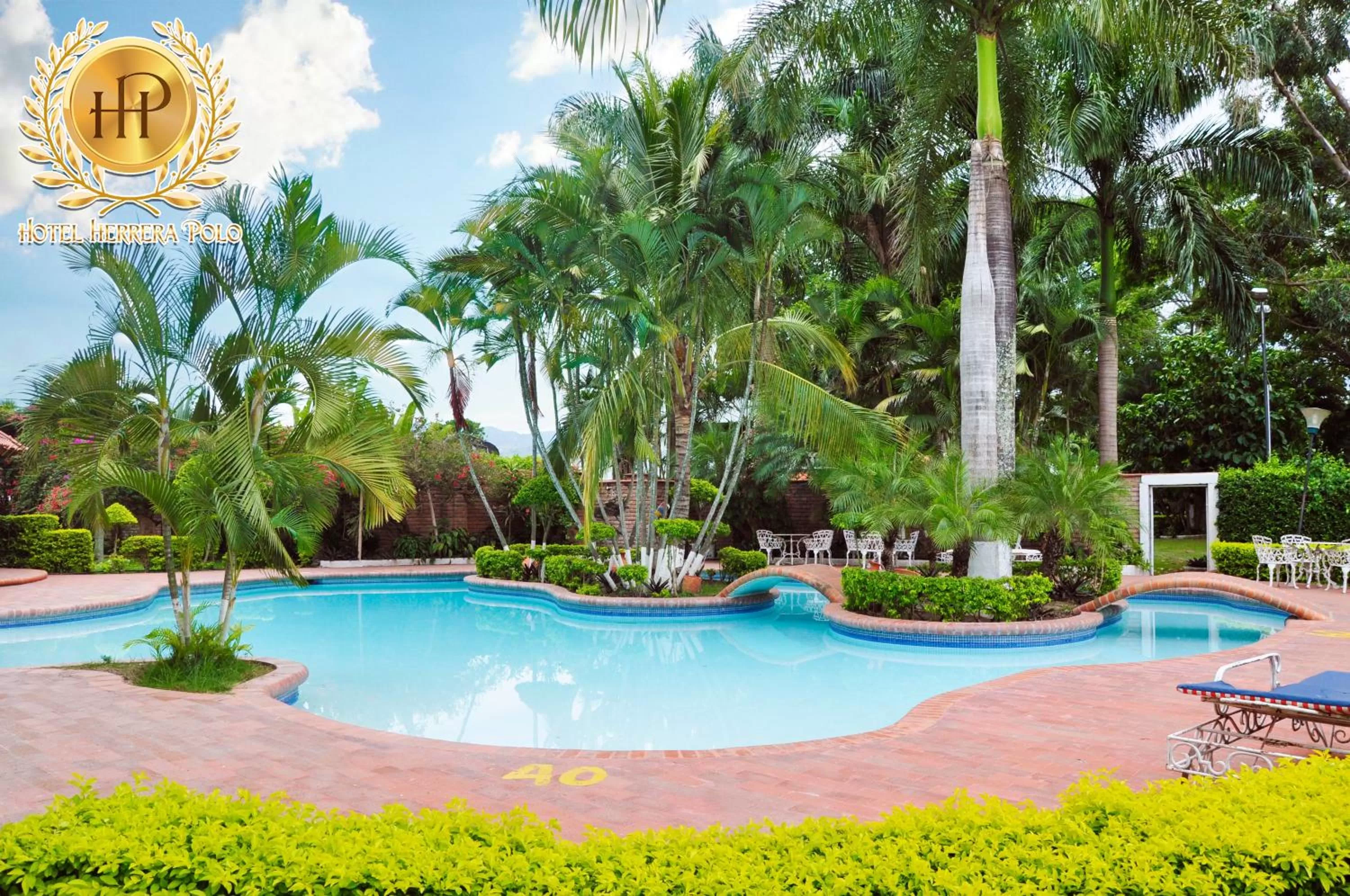 Swimming Pool in Hotel Herrera Polo