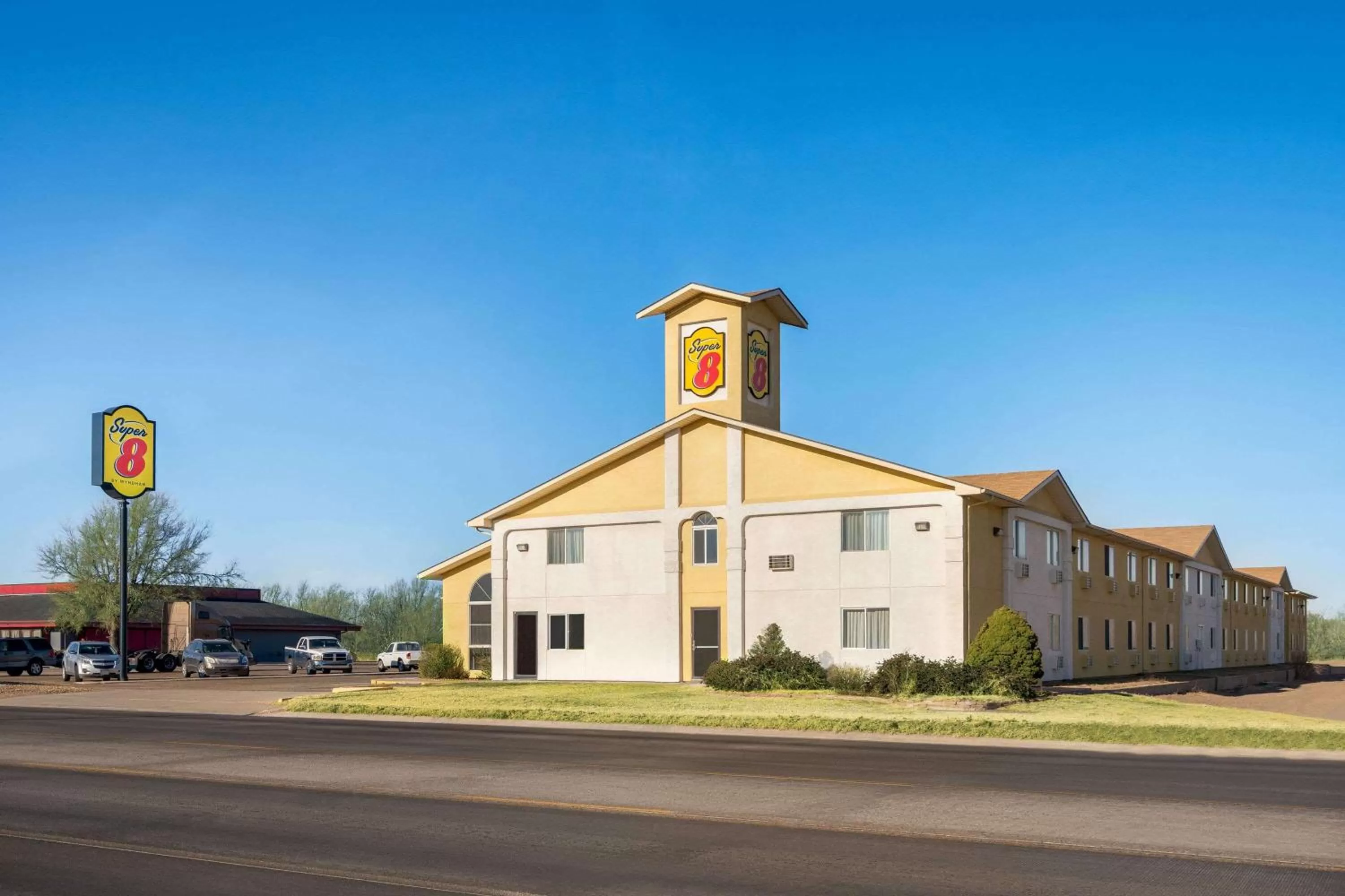 Property building in Super 8 by Wyndham Liberal KS