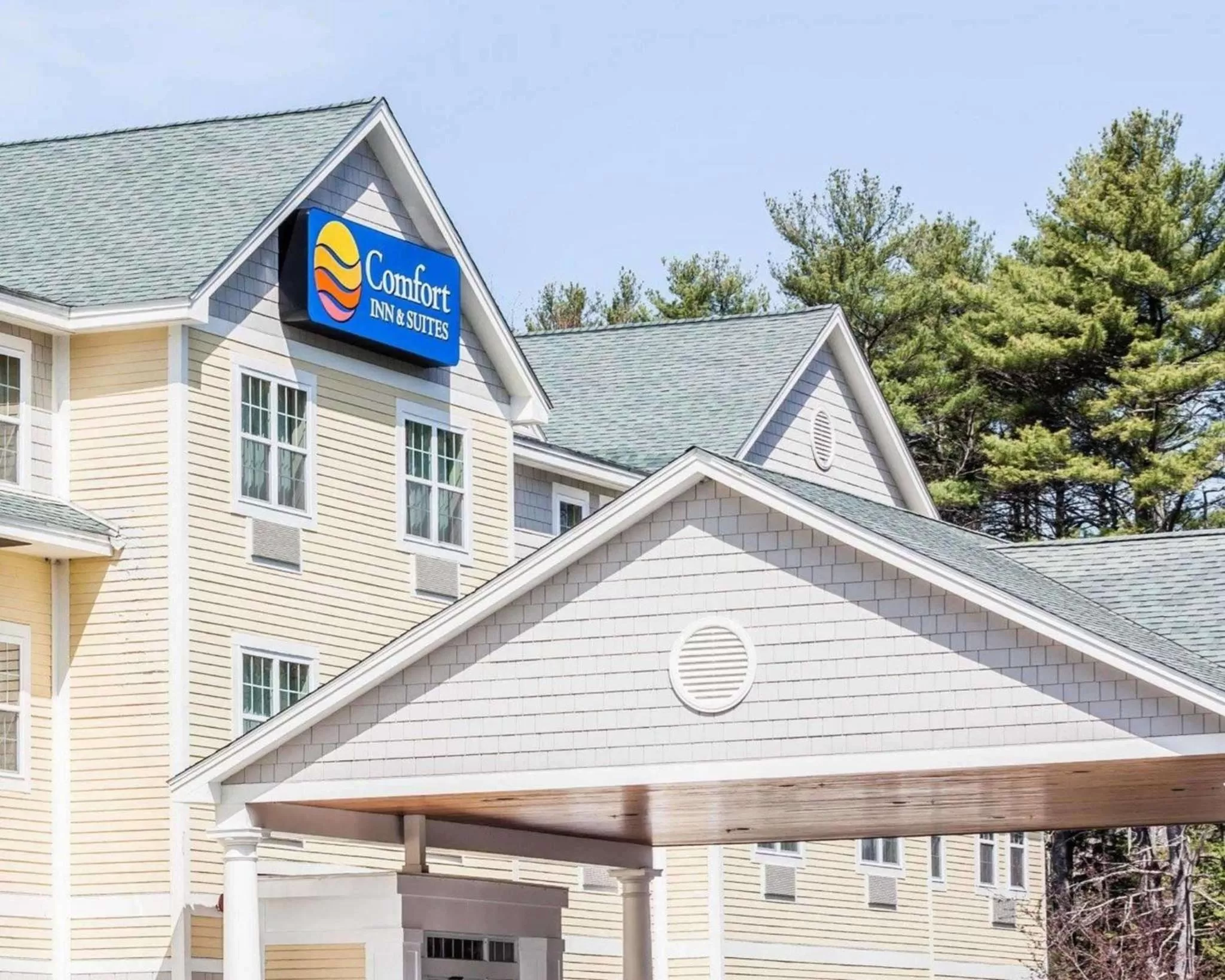 Property building in Comfort Inn & Suites Scarborough-Portland