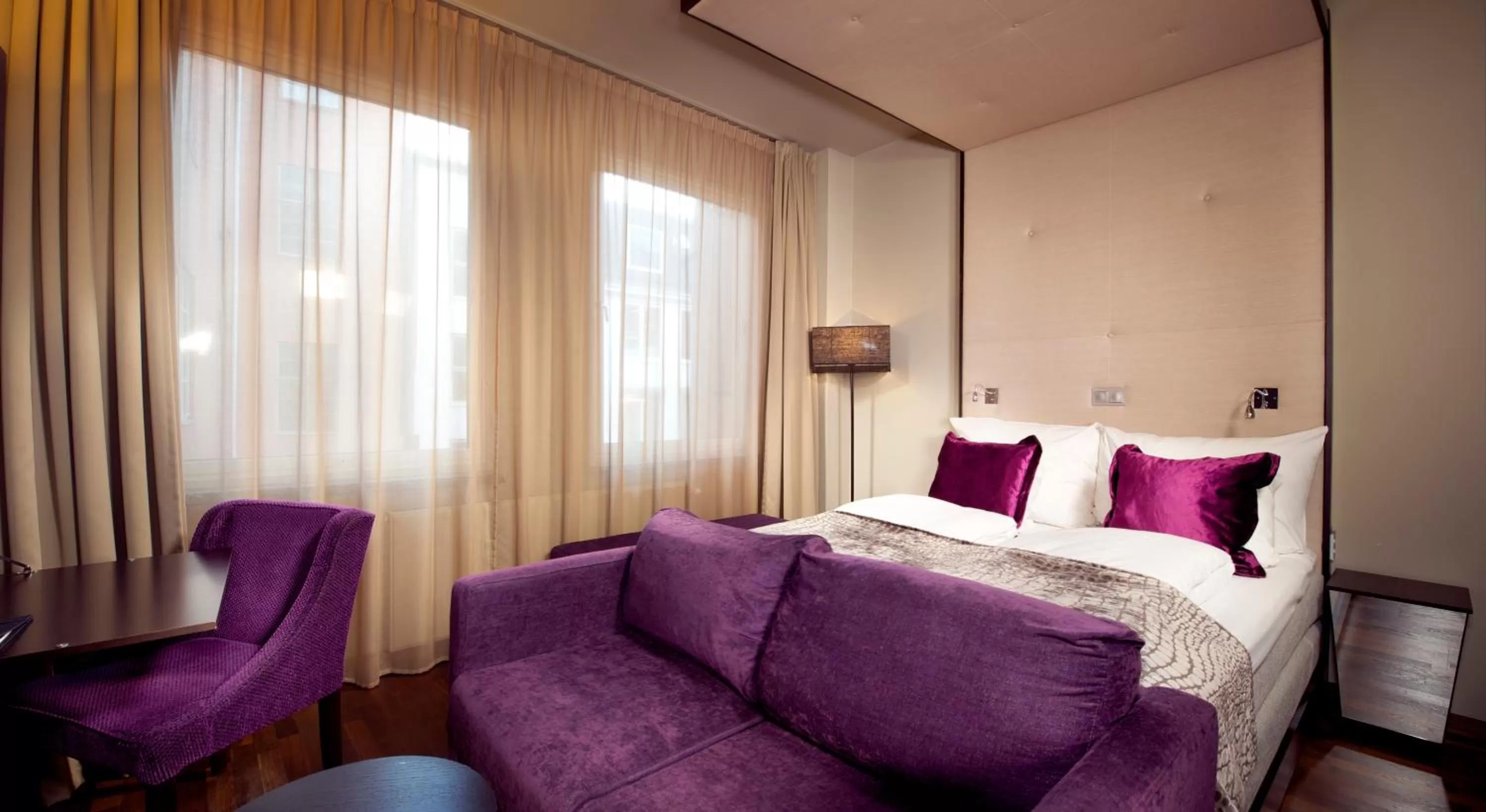 Bed in Home Hotel Folketeateret