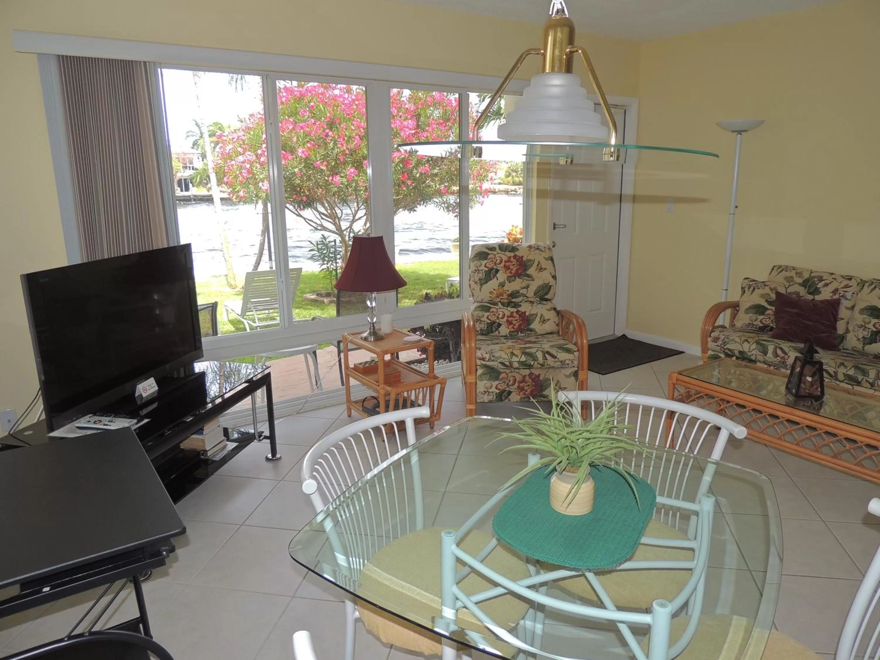 Sea view, BBQ Facilities in Aqua Mar Condos