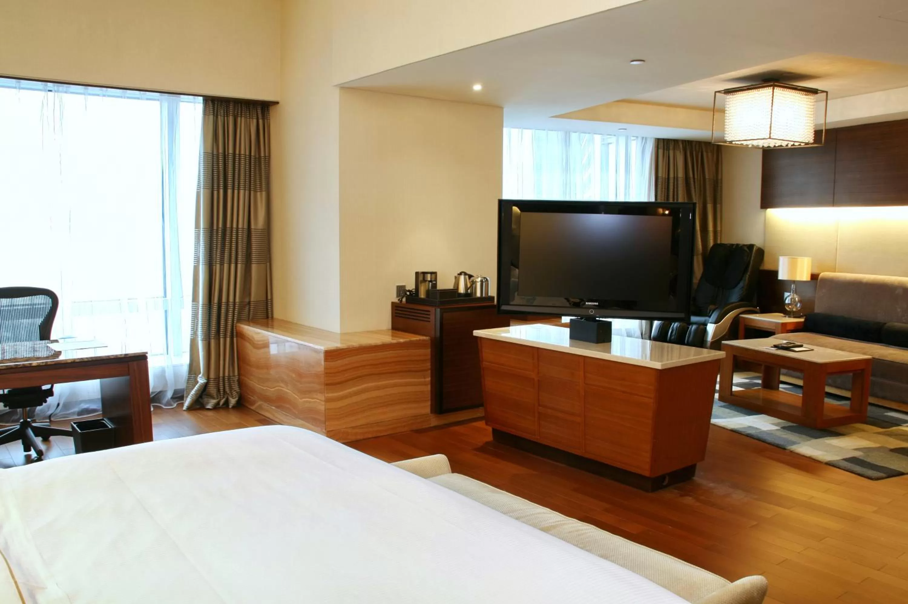 TV and multimedia, Bed in The Westin Guangzhou