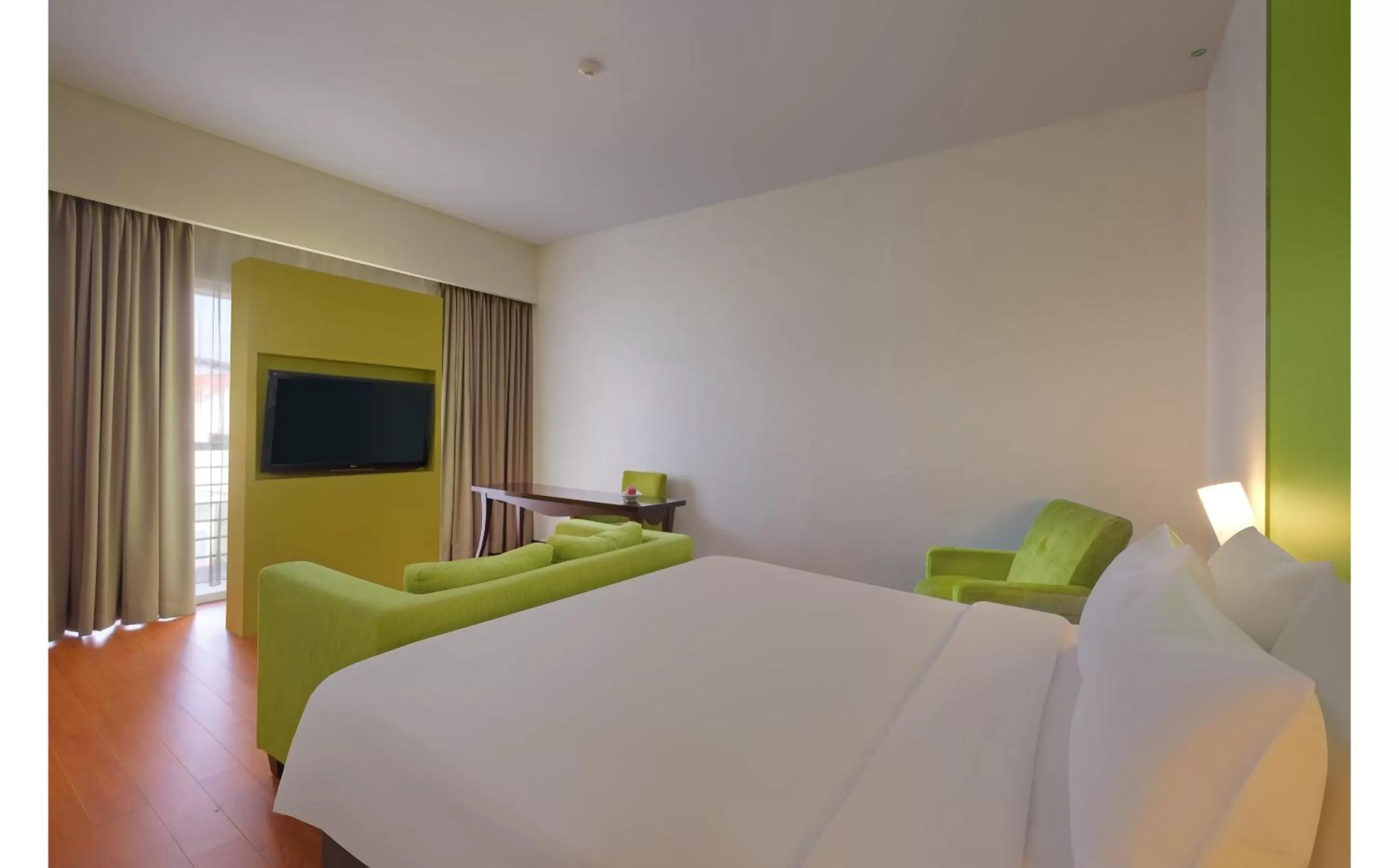 Bedroom, Bed in Quest Hotel Simpang Lima - Semarang by ASTON