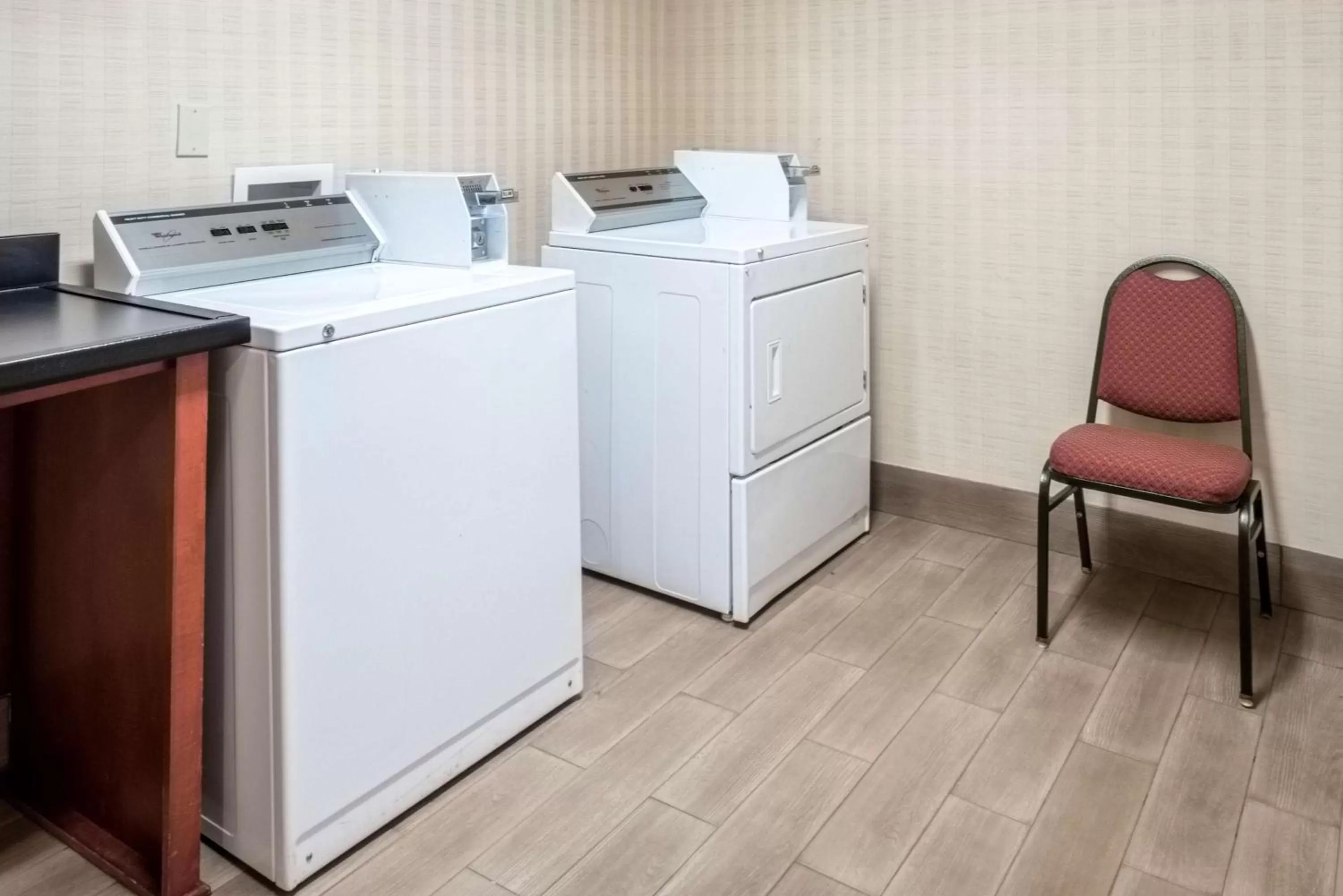 Property building in Hampton Inn Montgomery-South-Airport