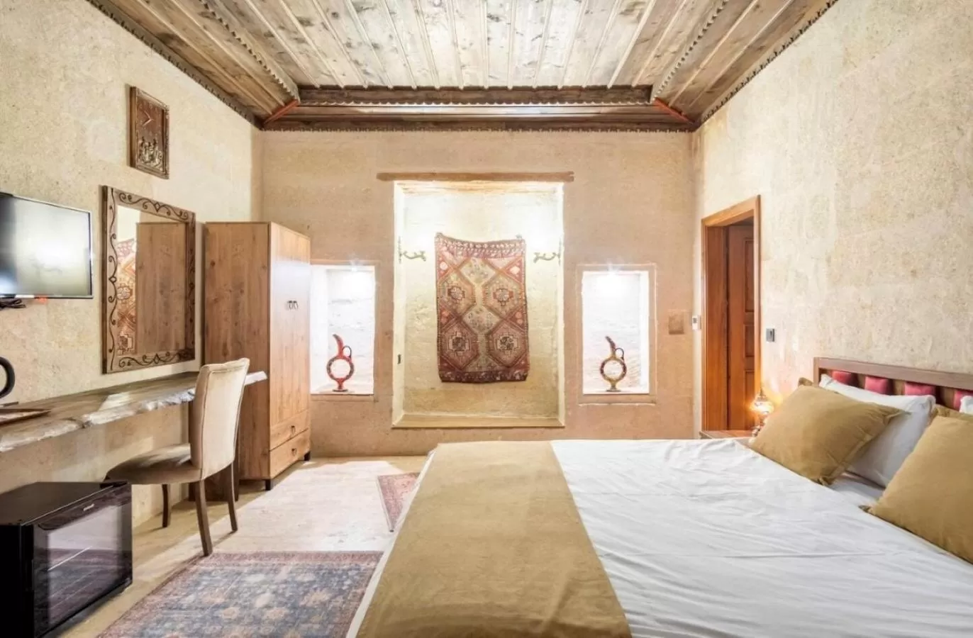 TV and multimedia, Bed in Uzay Cave Suite Hotel