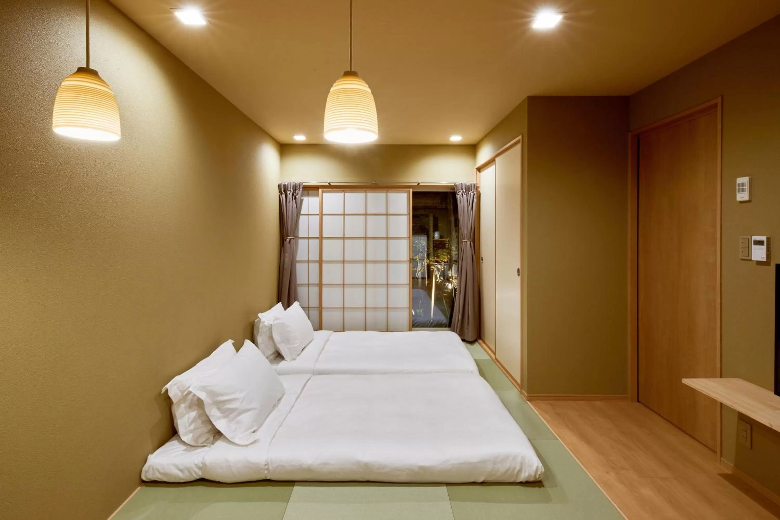 Bedroom, Bed in Reikyo Garden Osaka