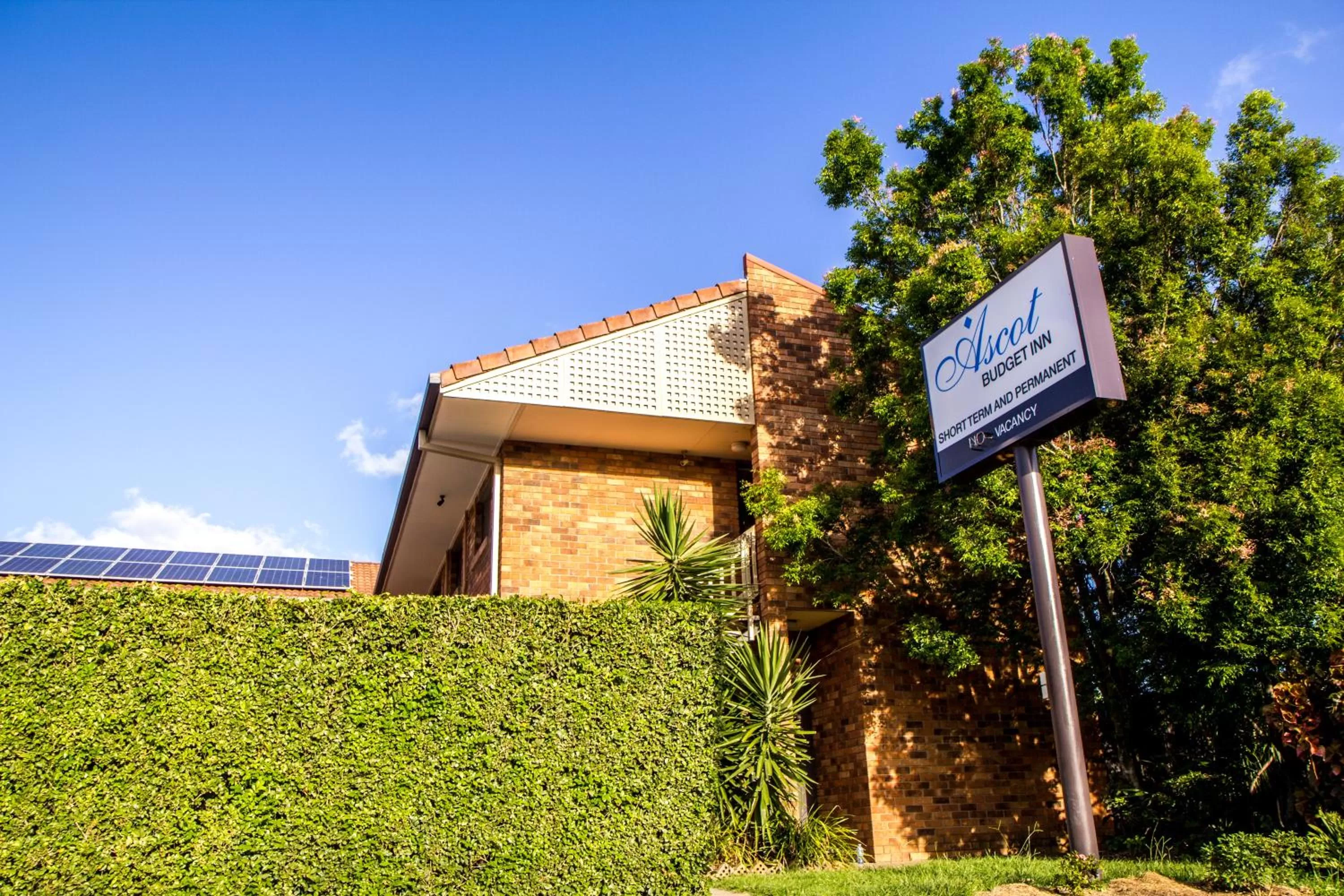 Restaurant/places to eat in Ascot Budget Inn & Residences