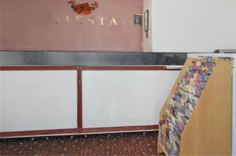 Lobby or reception in Siesta Motel