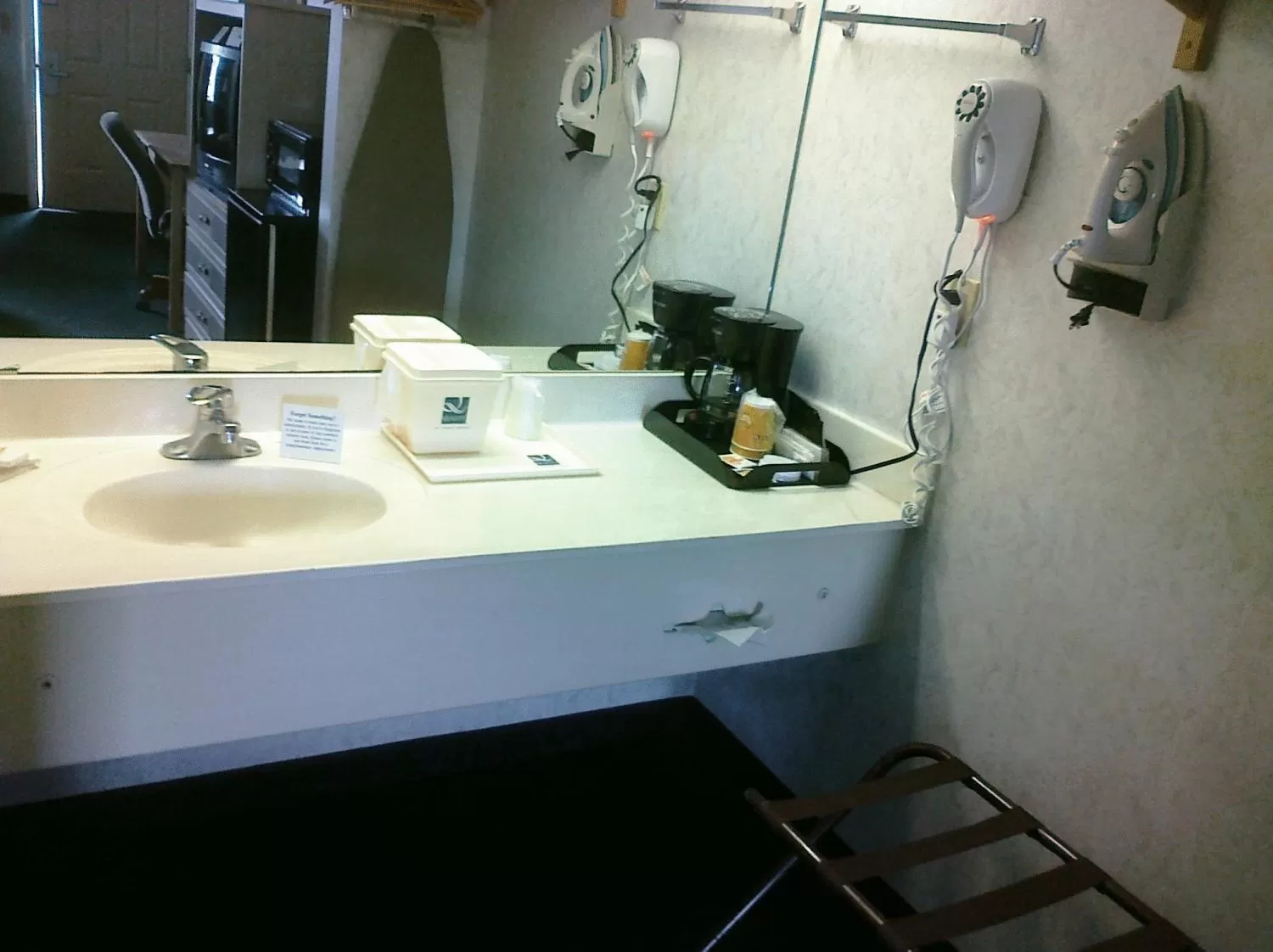 Queen Room with Two Queen Beds - Smoking in Econo Lodge San Antonio South