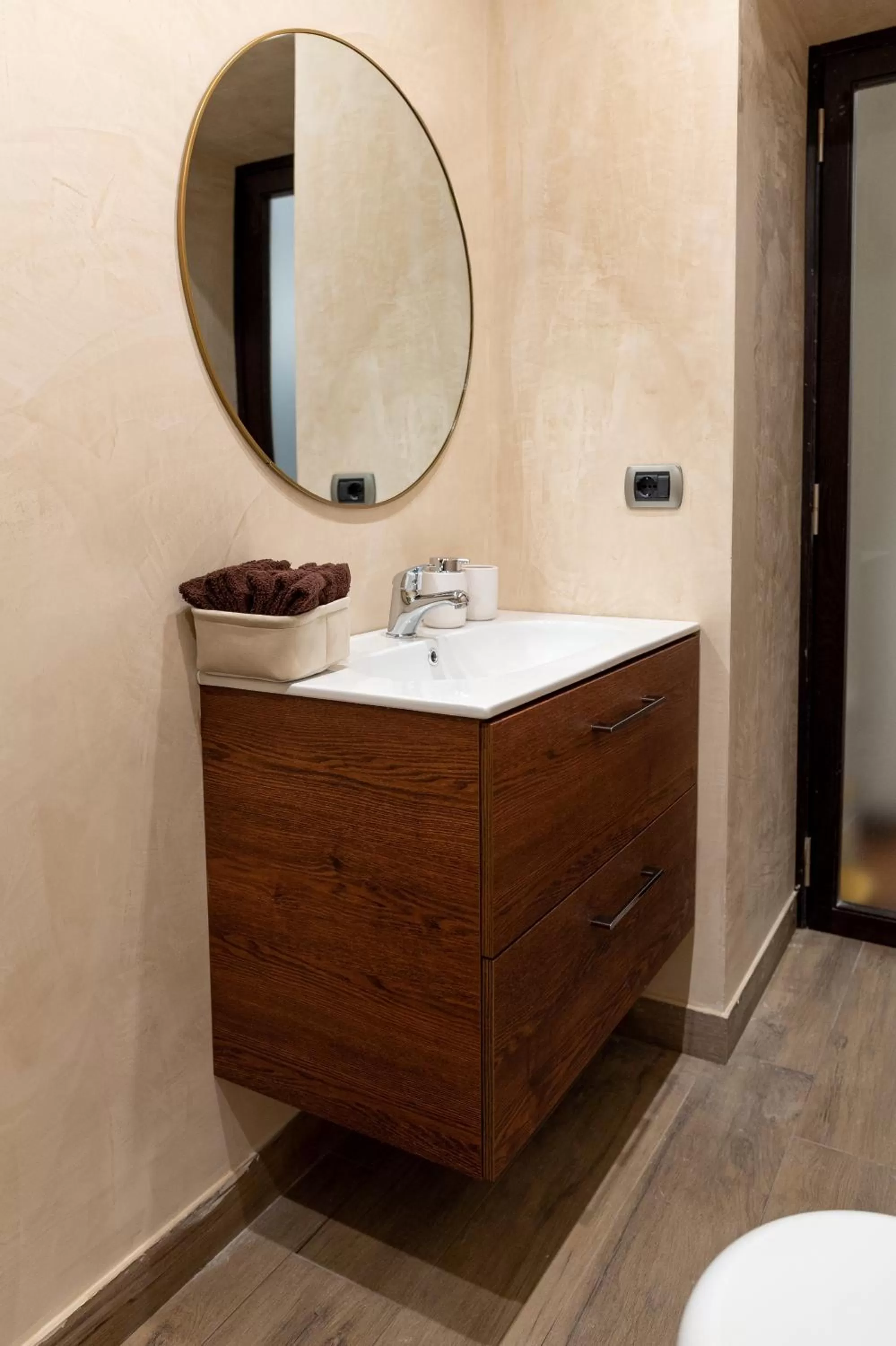 Bathroom in ROOMITO apartments