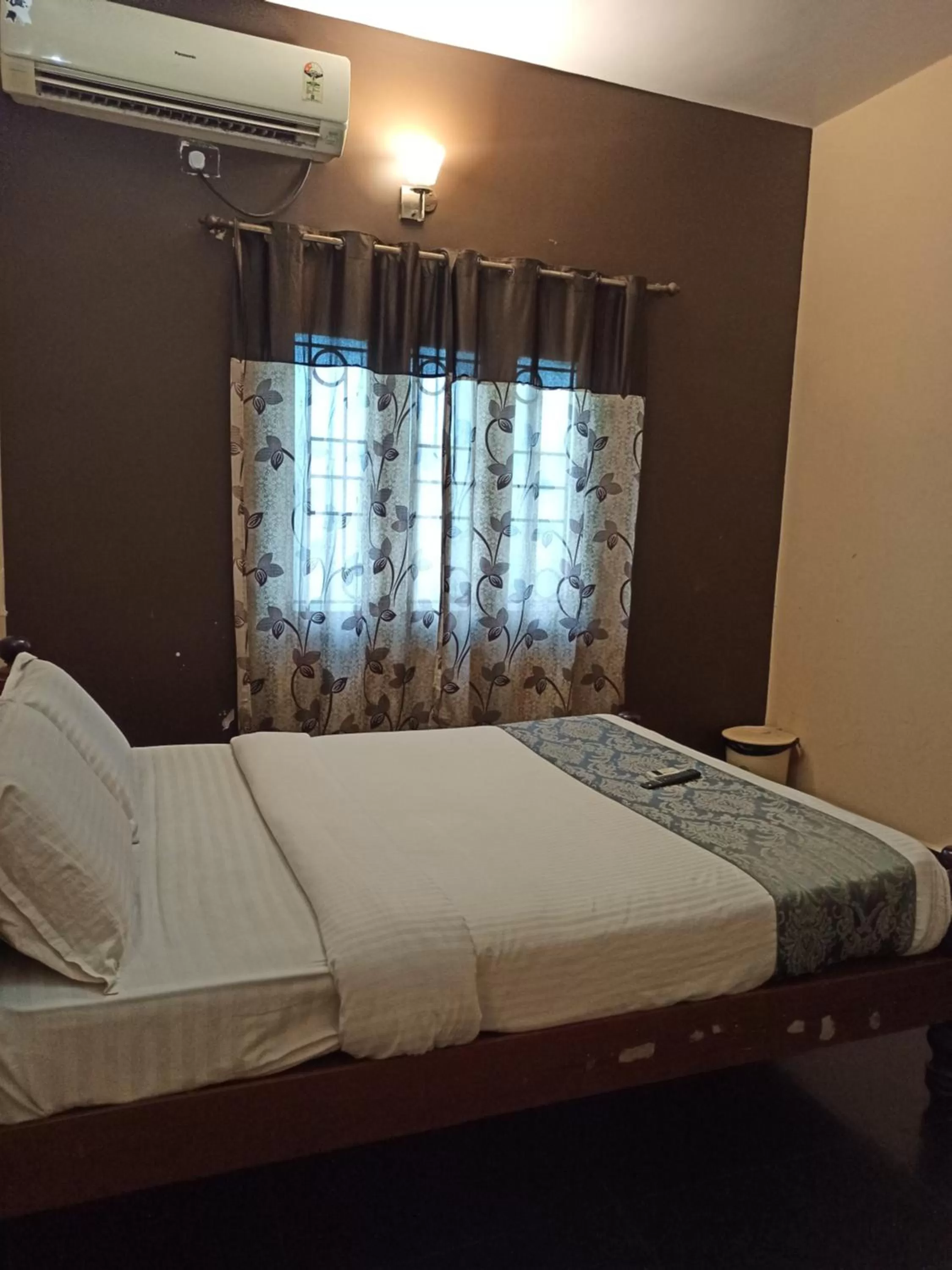 Bed in Le Grace Apollo