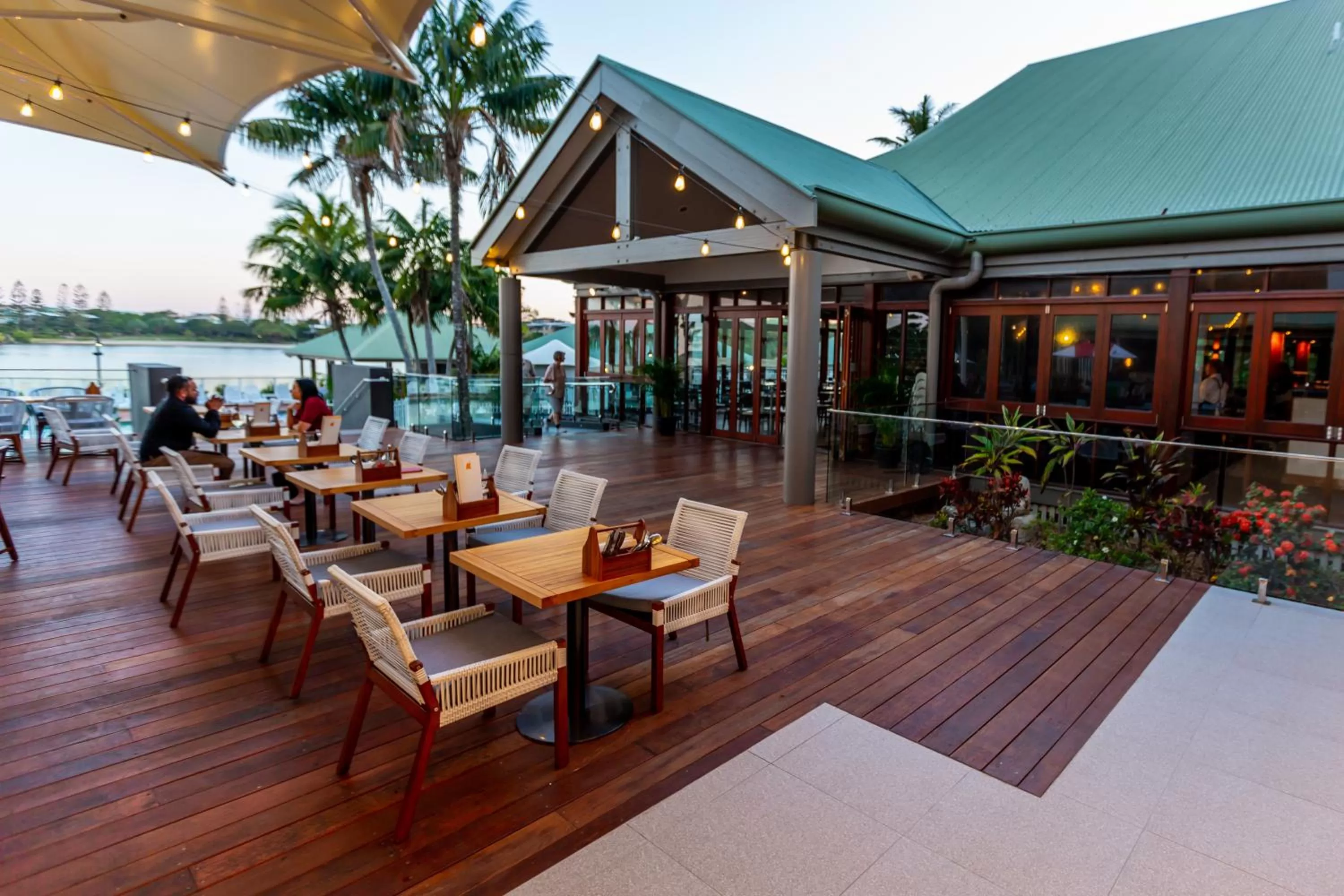 Restaurant/places to eat in Novotel Sunshine Coast Resort