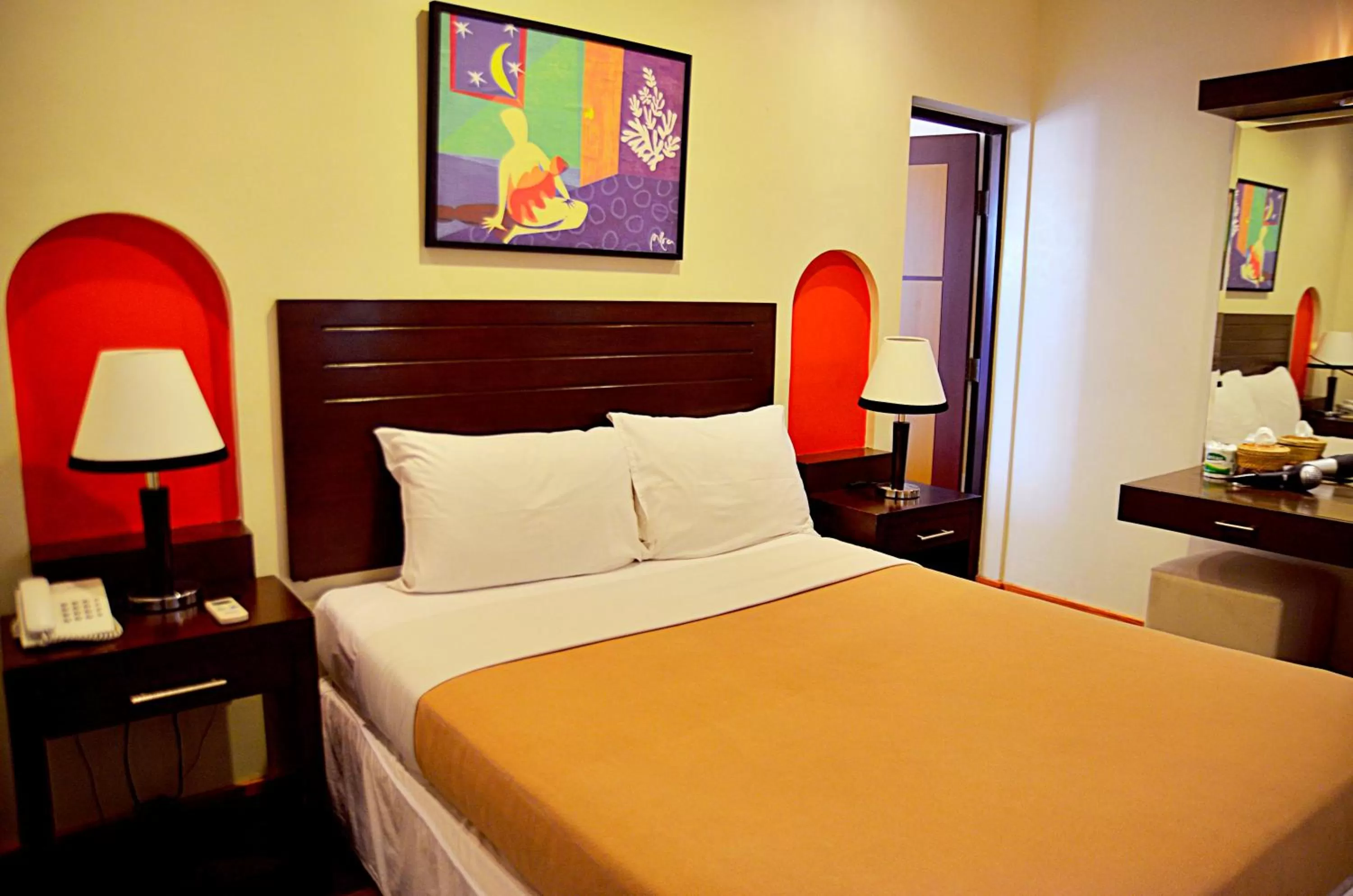 Bedroom, Bed in Thunderbird Resorts - Poro Point