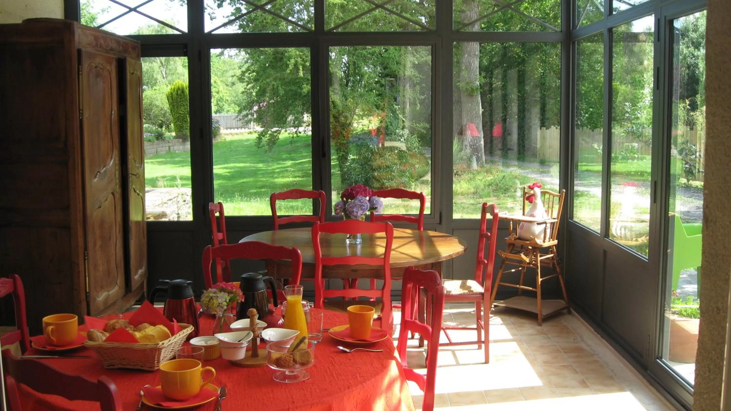 Dining area in Le Clos De La Roche