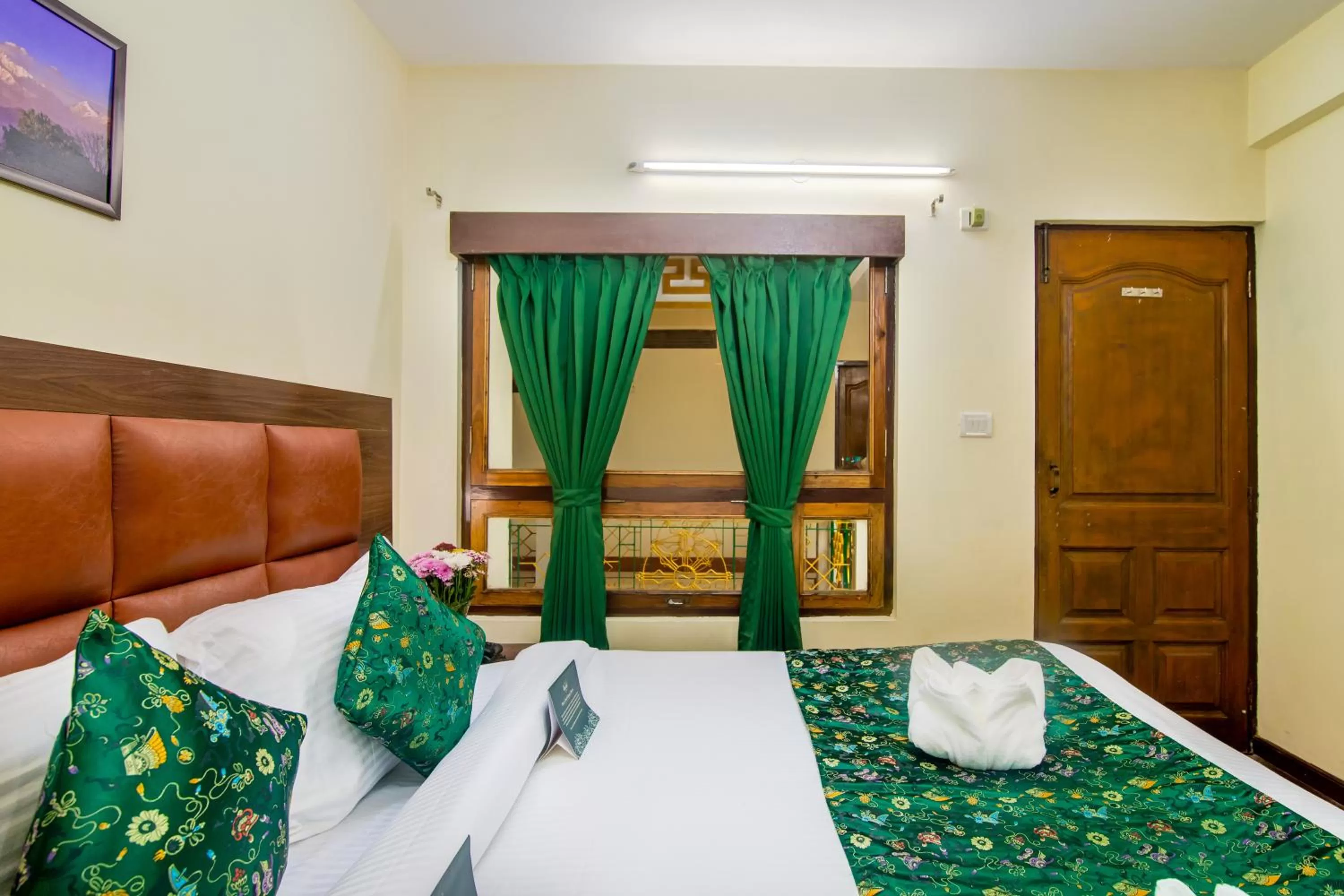 Bed in Muscatel BhumSang - 200 Mts from Mall Road