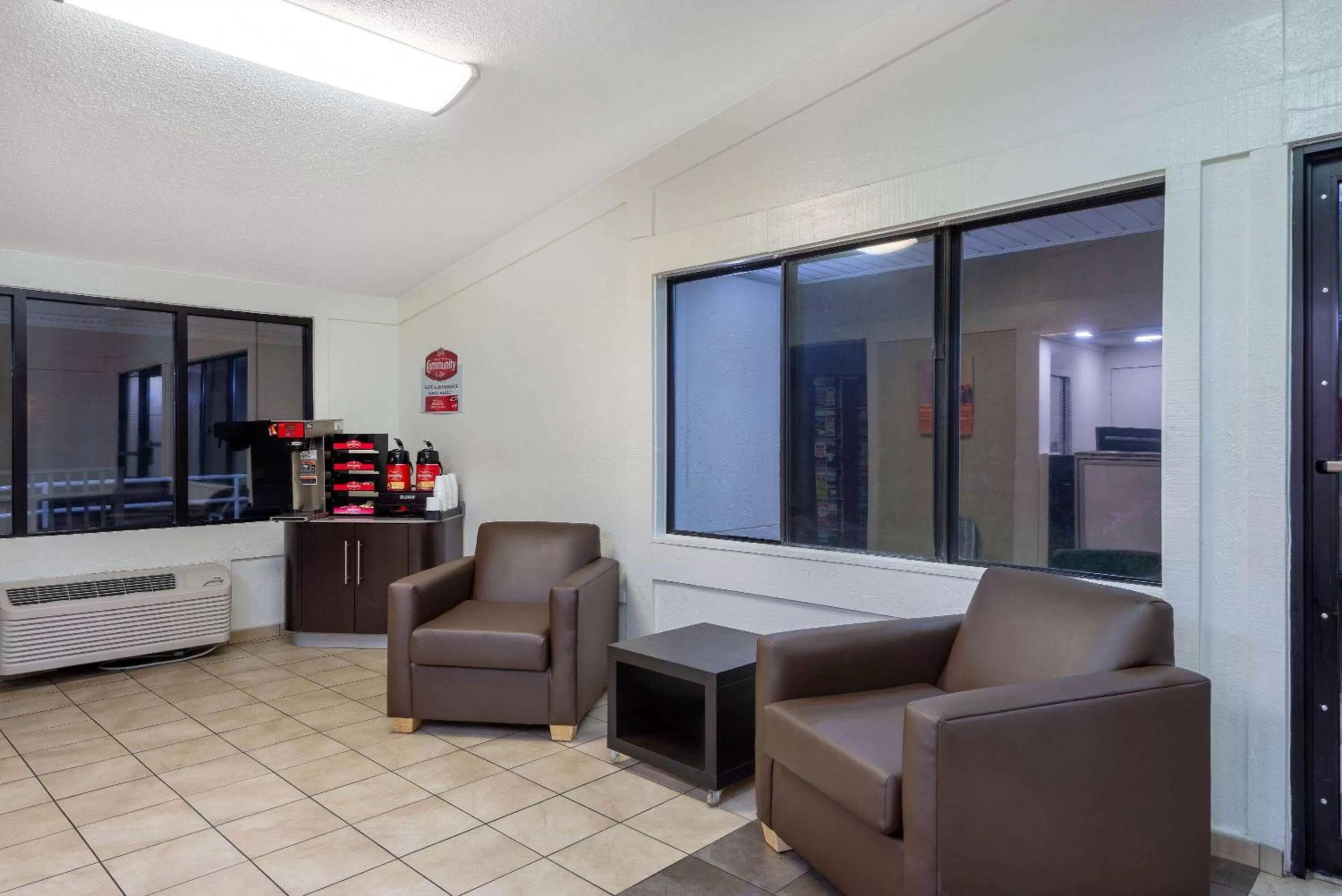 Seating area in Travelodge by Wyndham Essington / Philadelphia Airport