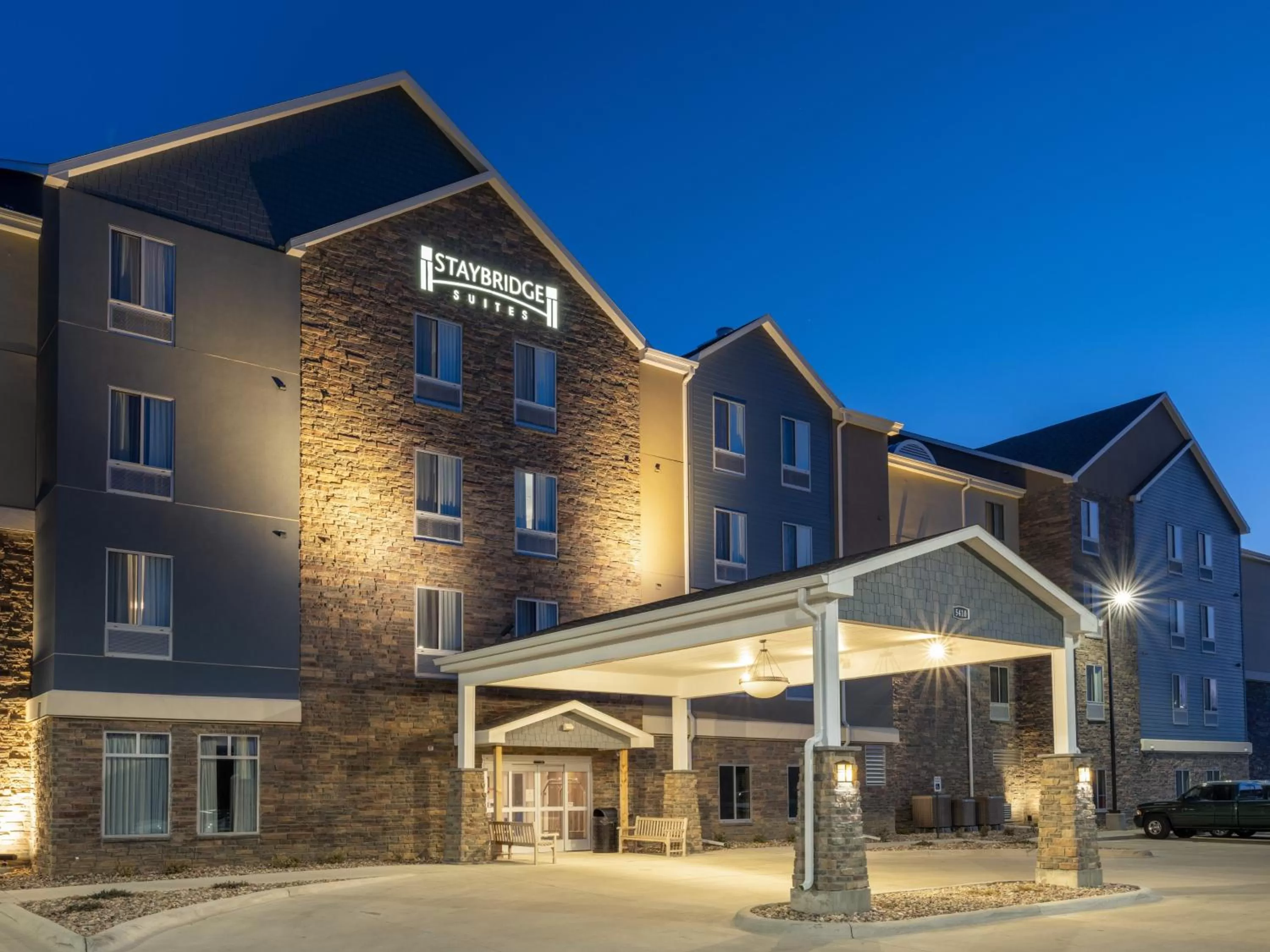 Property building in Staybridge Suites - Sioux City Southeast by IHG