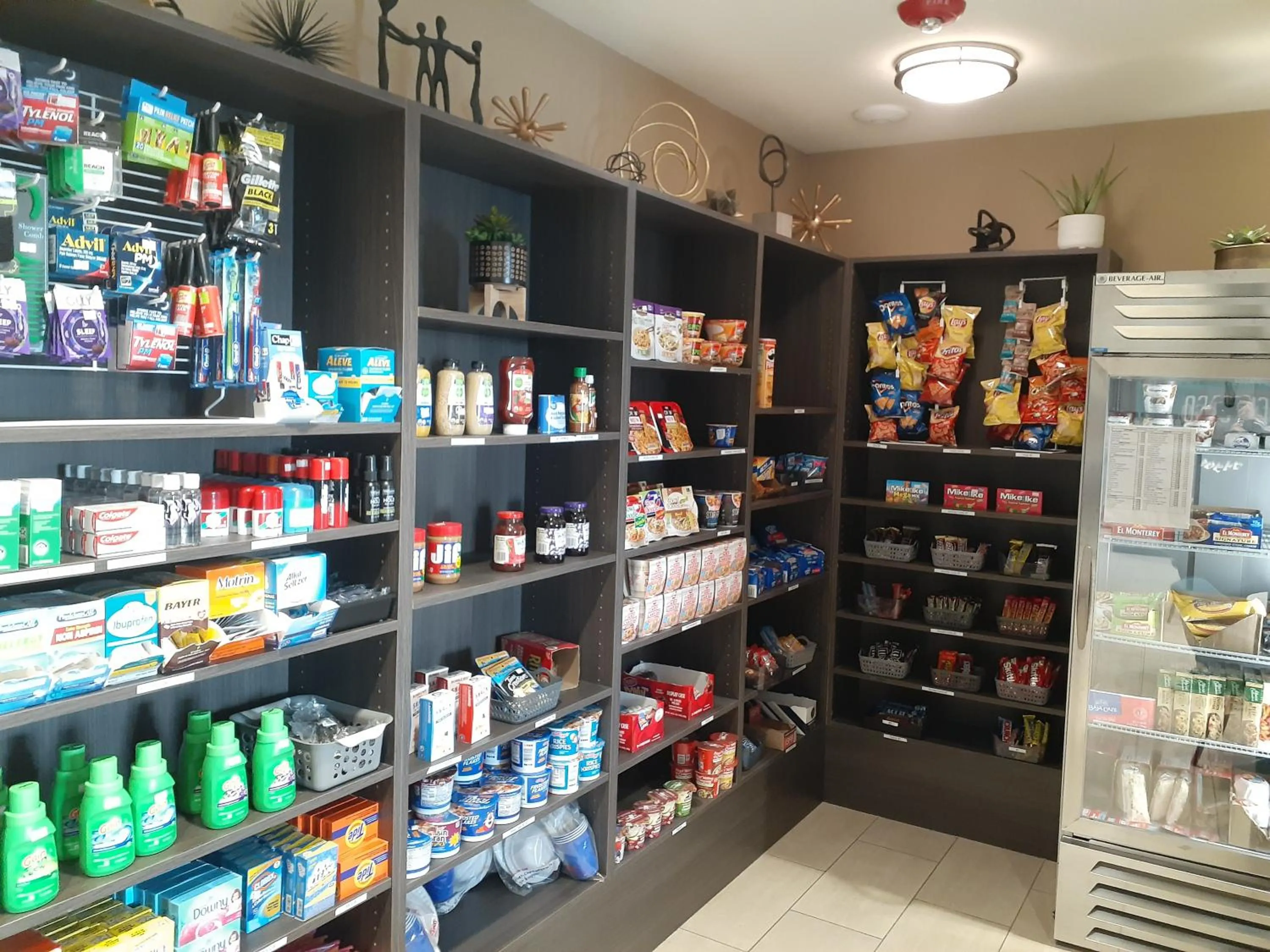 Food and drinks in Simple Suites Boise Airport