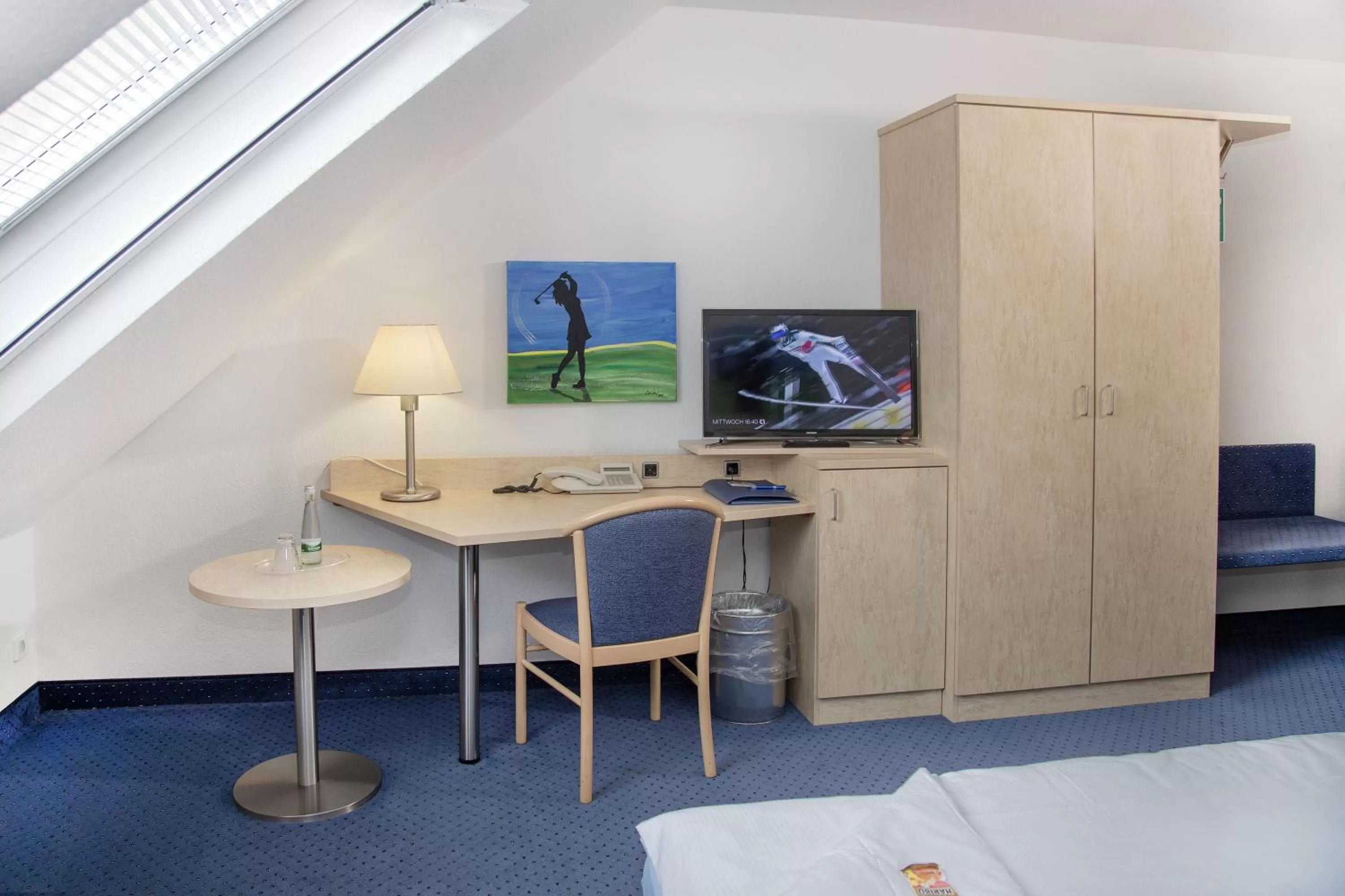 Photo of the whole room in Fairway Hotel