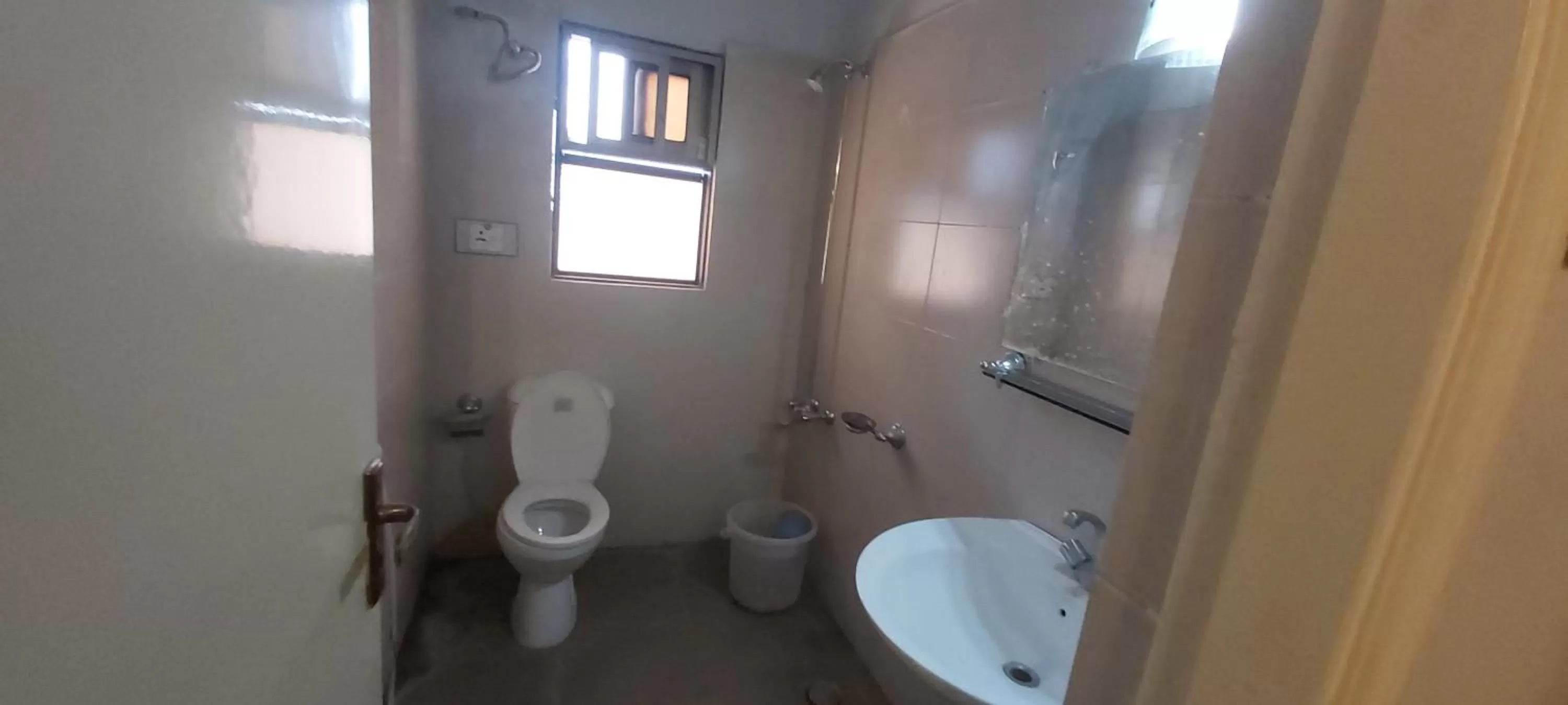 Bathroom in Mount Heaven Hotel Murree