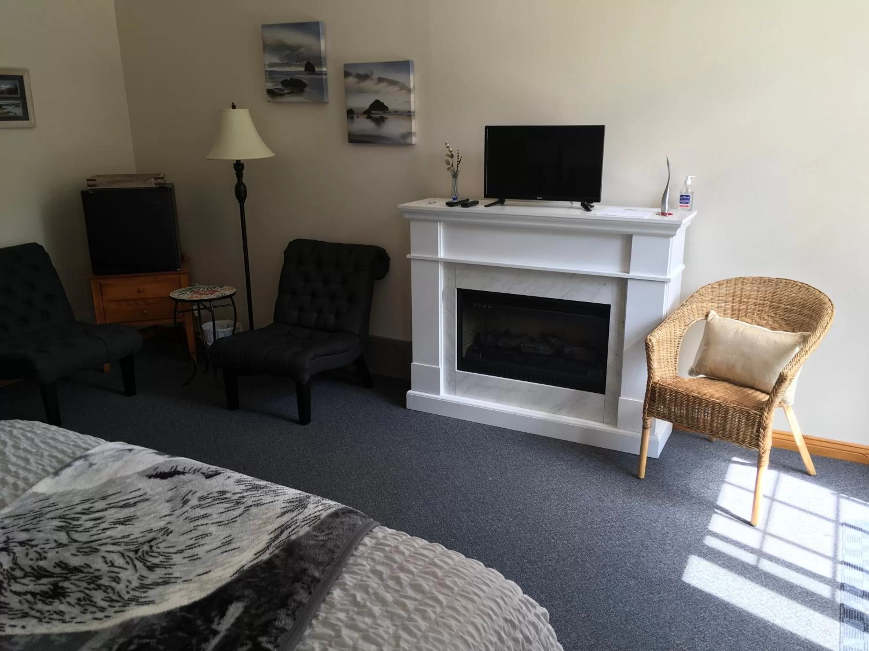 TV/Entertainment Center in Rock Hill Bed & Breakfast